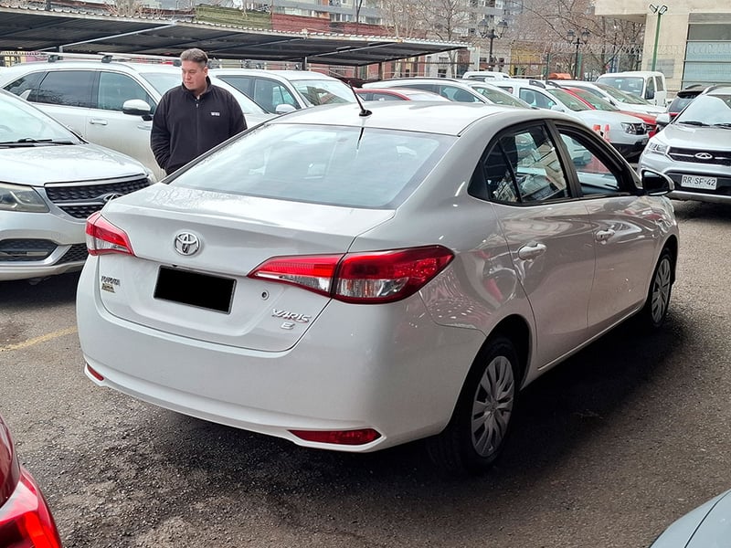 Toyota YARIS SEDAN 1.5 XLI C 2022 - Imagen 6 de 20