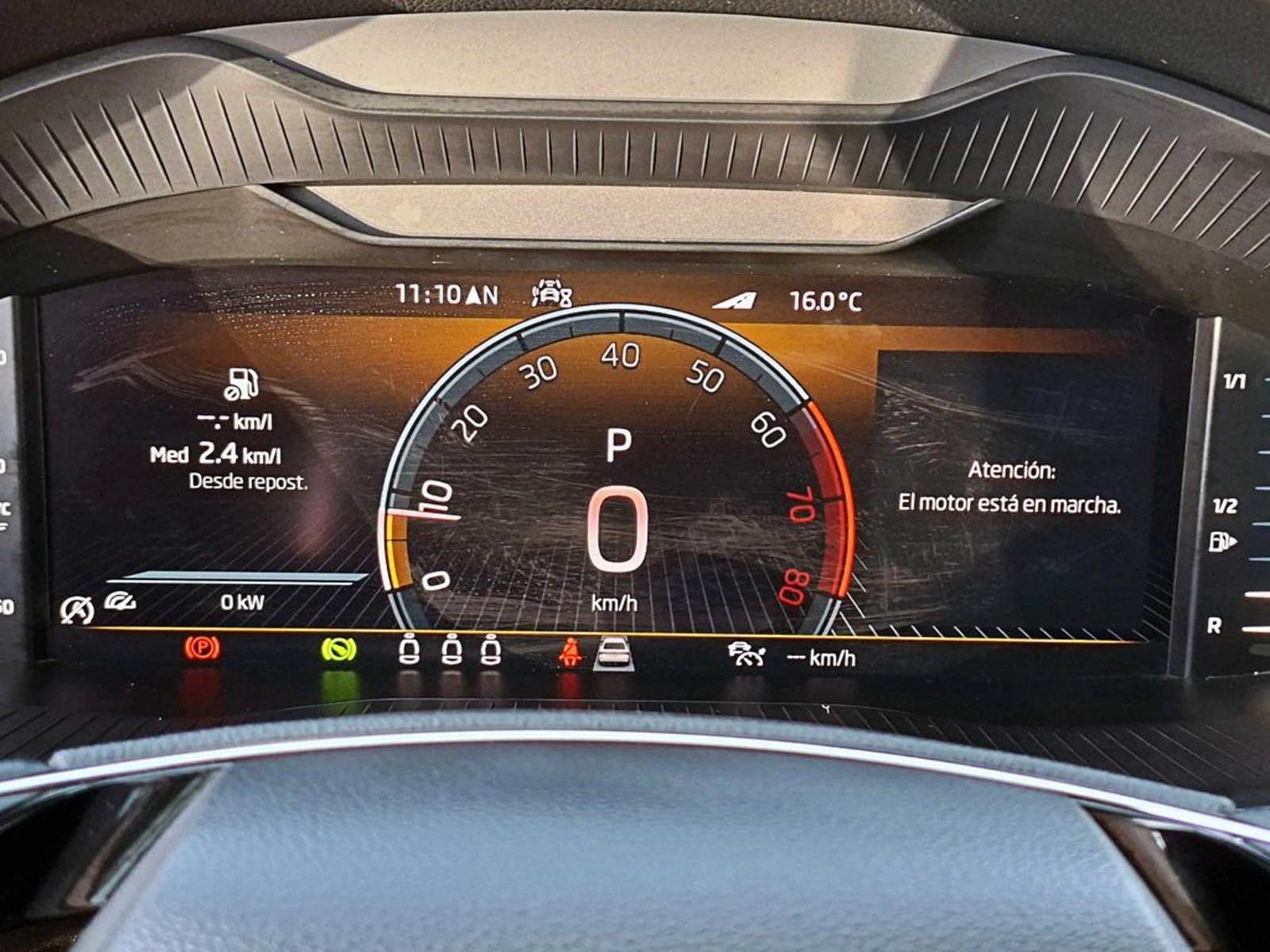 Skoda KAROQ 1.4 TSI AMBITION AT 2024 - Imagen 14 de 18