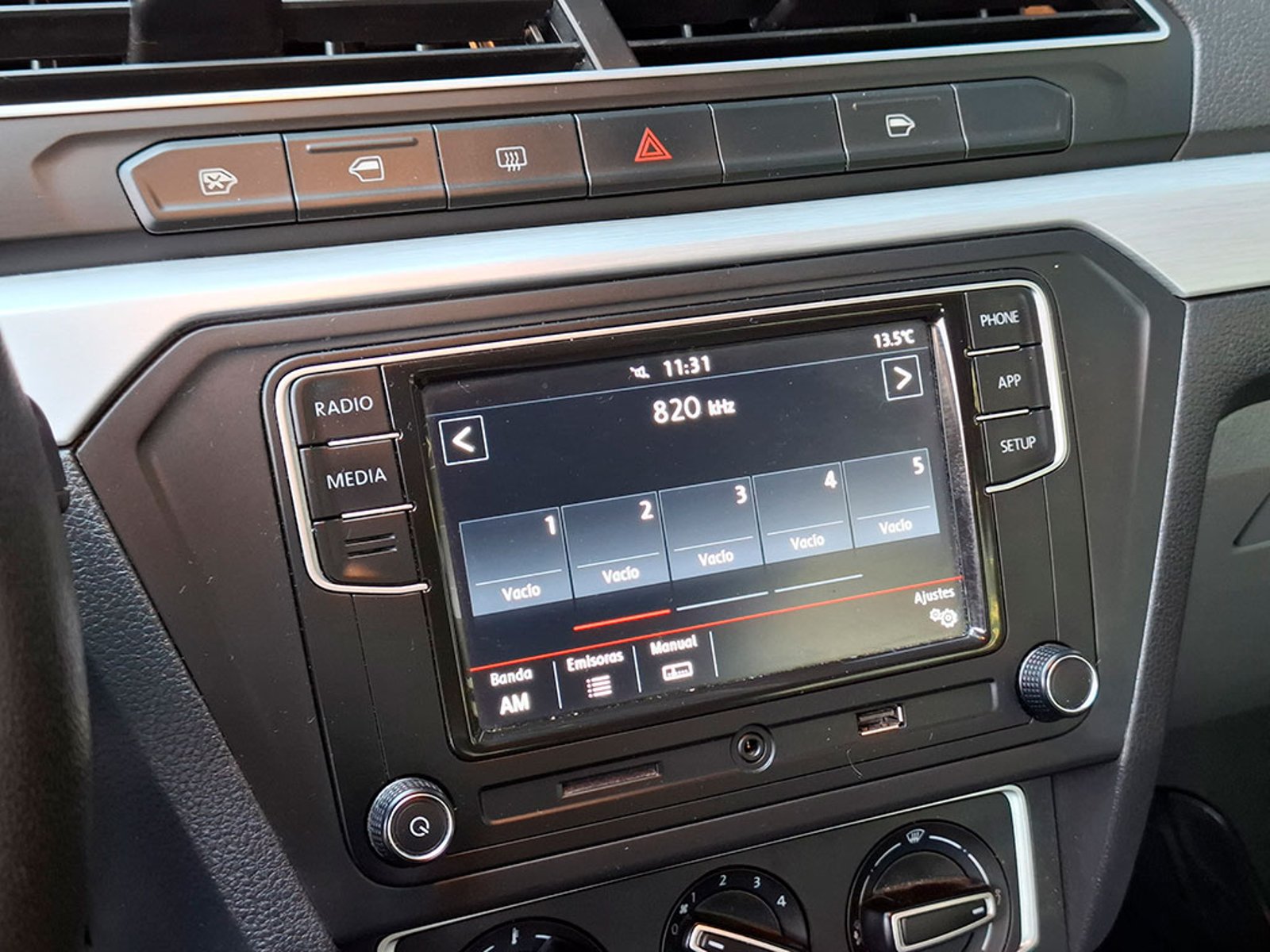 VOLKSWAGEN VOYAGE 1.6 HIGHLINE MT 2022 - Imagen 14 de 20