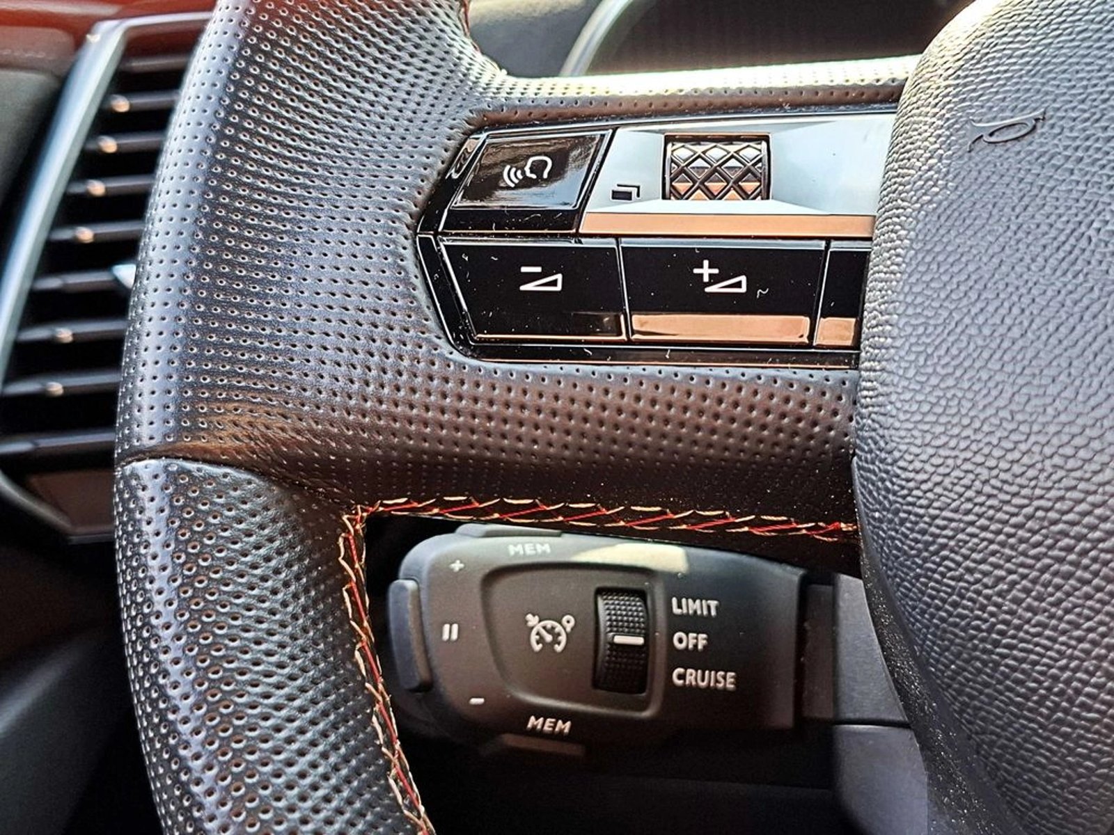 DS Automobiles DS7 CROSSBACK AT 2021 - Imagen 13 de 17