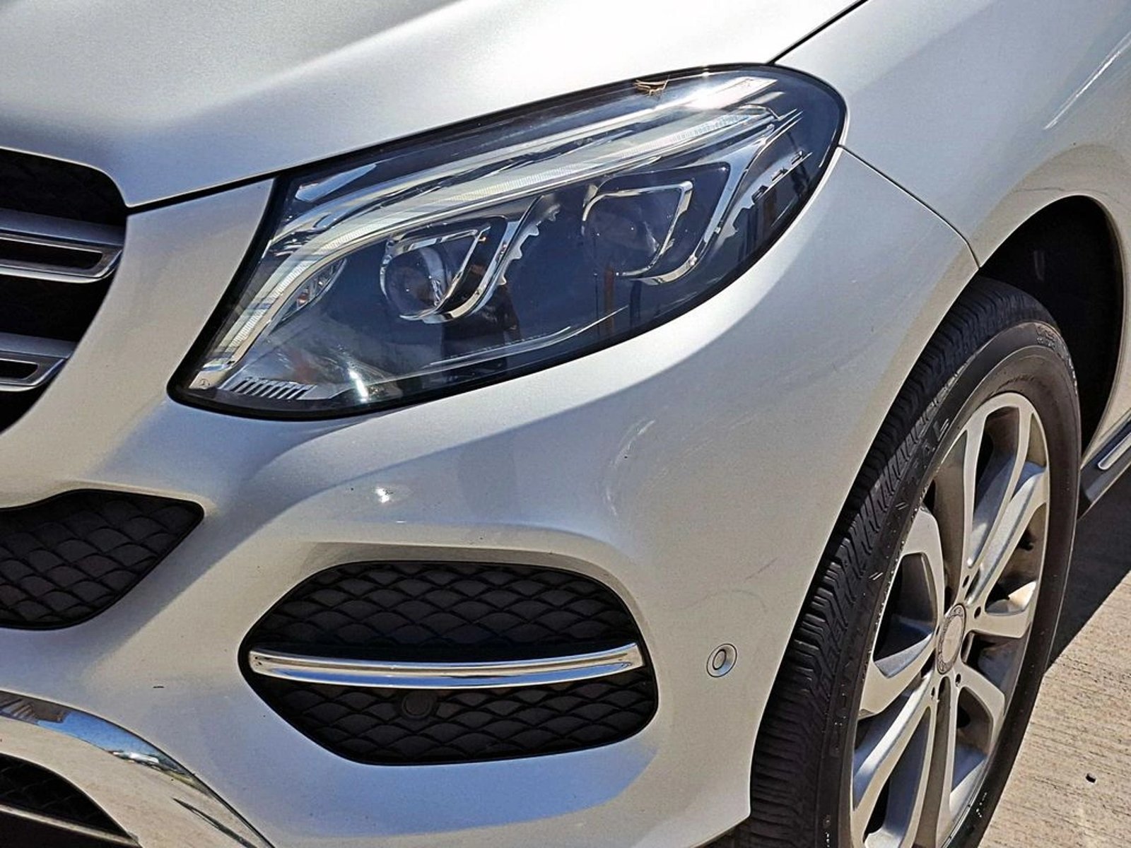 Mercedes-Benz GLE 400 SPORT  4-MATIC 2017 - Foto 3 de 20