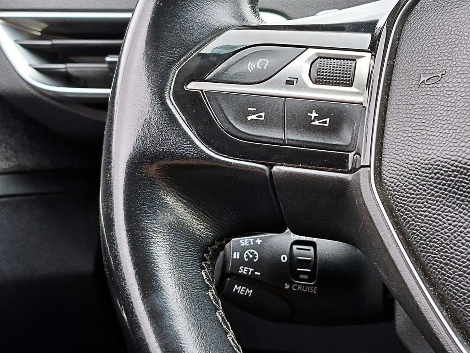 Peugeot 3008 1.6 ALLURE BLUE-HDI  5P 2018 - Imagen 12 de 16