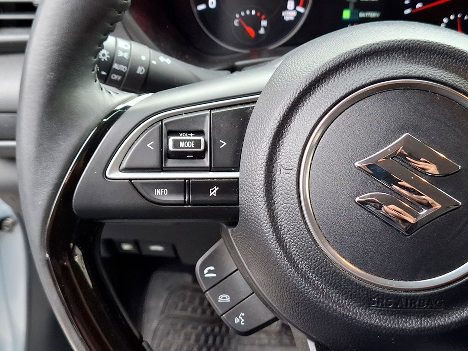 SUZUKI SWIFT ISG MT 1.2 2025 - Imagen 11 de 20