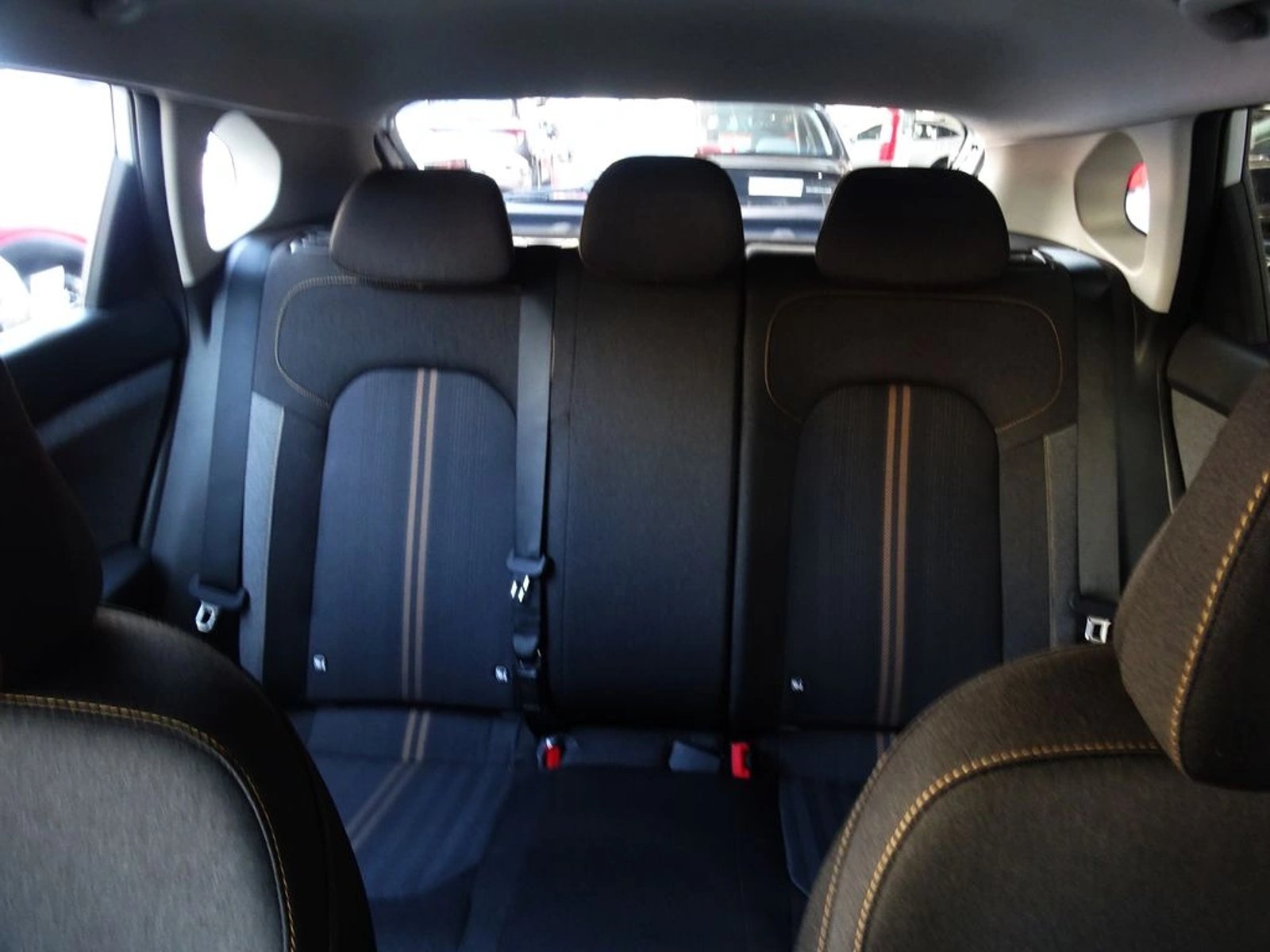 KIA K3 CROSS EX 1.6L 6MT 2025 - Imagen 20 de 20