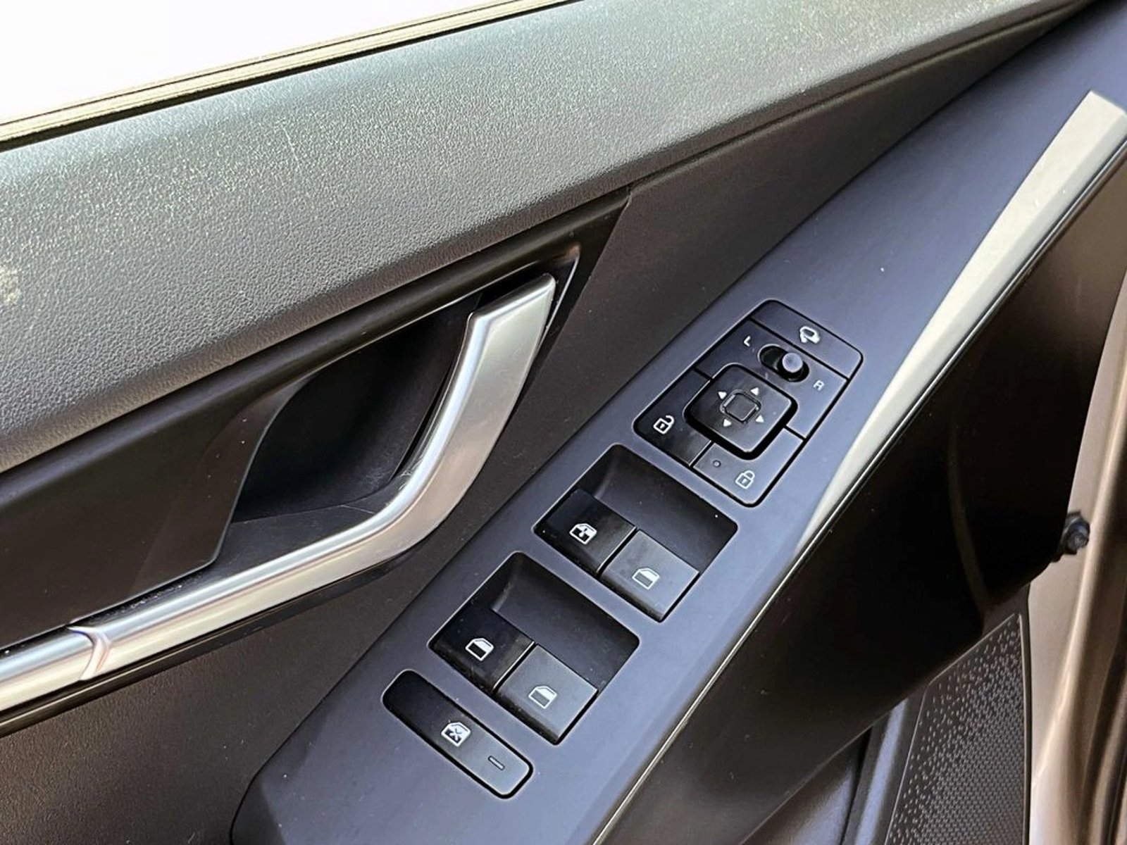 KIA NIRO 1.6L GDI LX HEV AT 5P 2024 - Imagen 9 de 15
