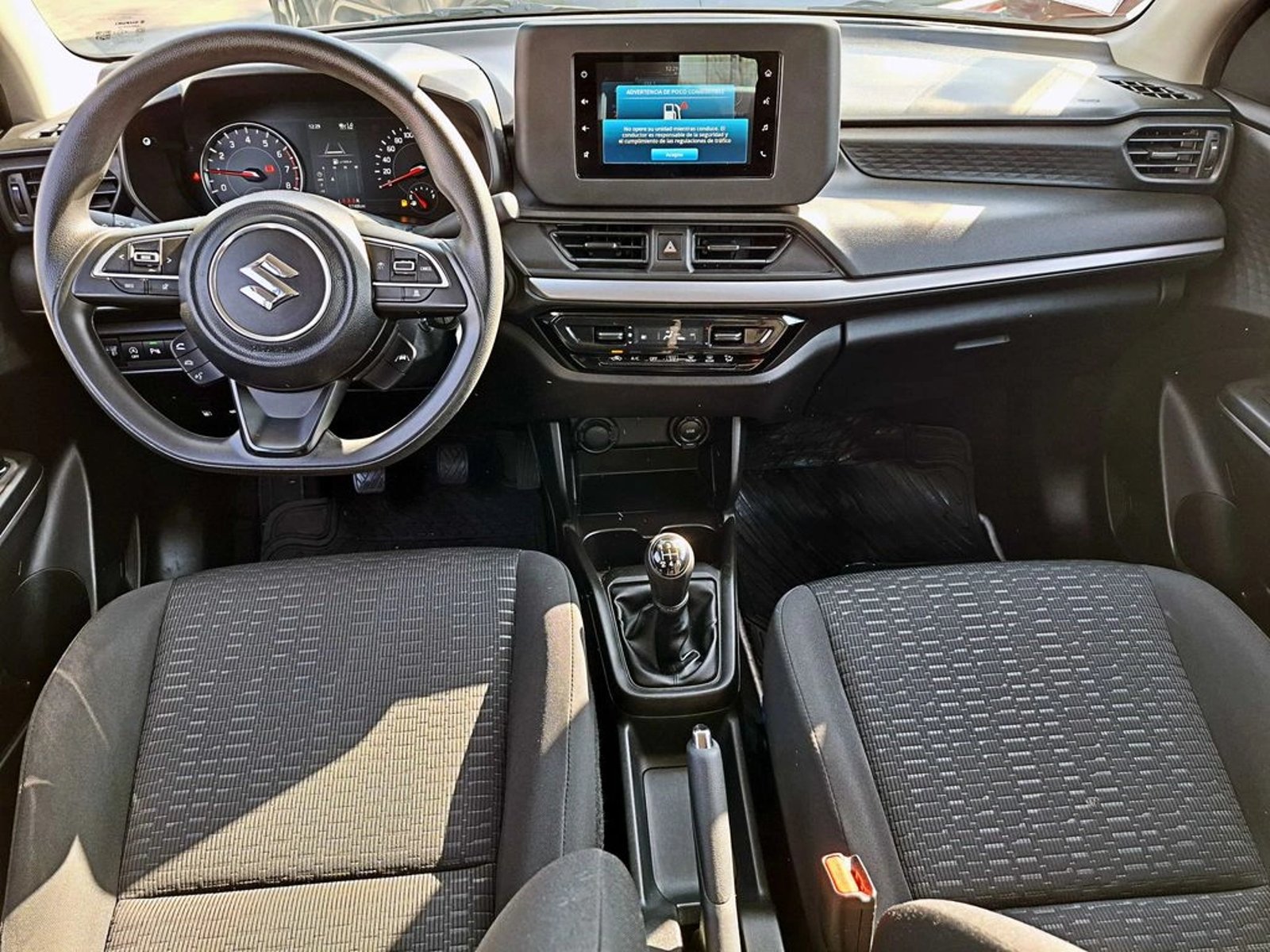 SUZUKI SWIFT HYBRID 1.2 GL MT HIBRIDO 2026 - Imagen 13 de 18