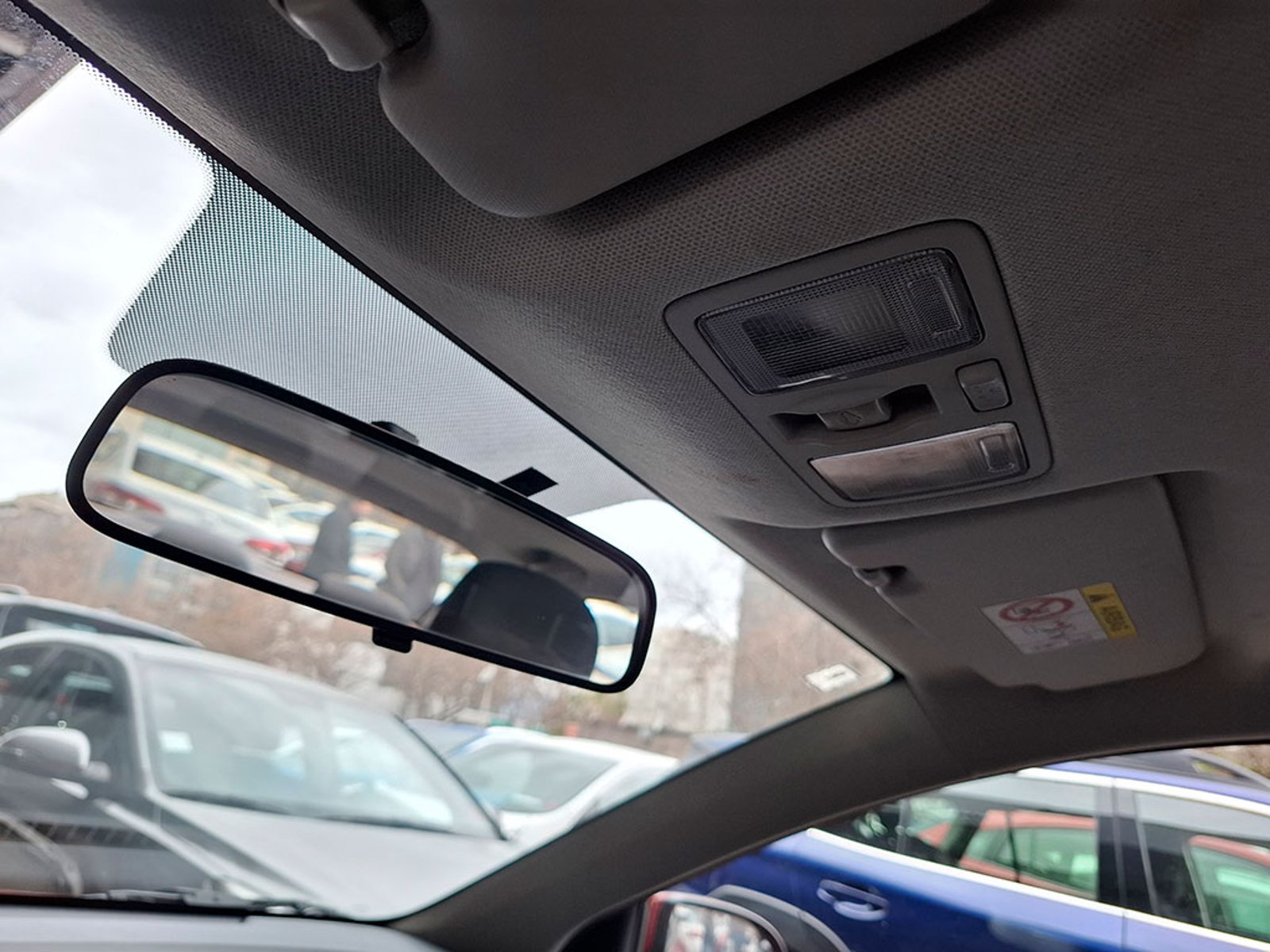Kia SOLUTO EX 1.4L 5MT G SRF FULL 2024 - Imagen 18 de 20