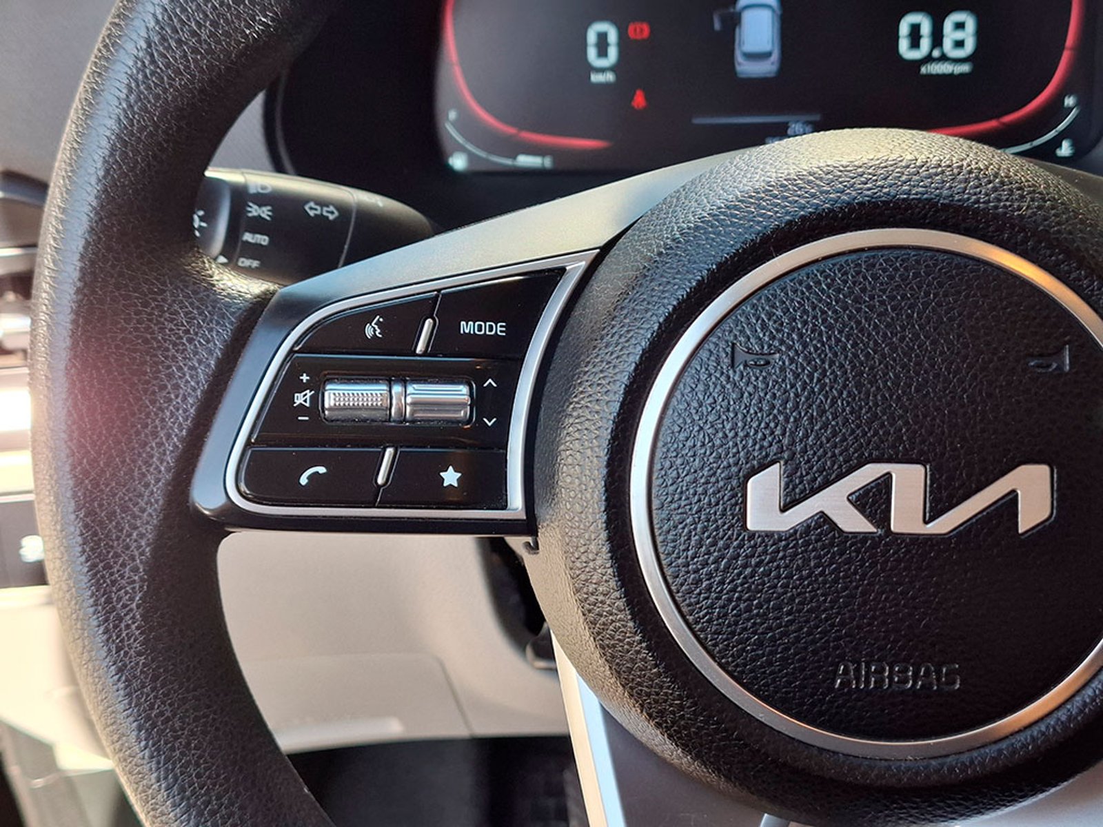 KIA CARENS LX 1.5L 6MT 7P 2024 - Imagen 11 de 20