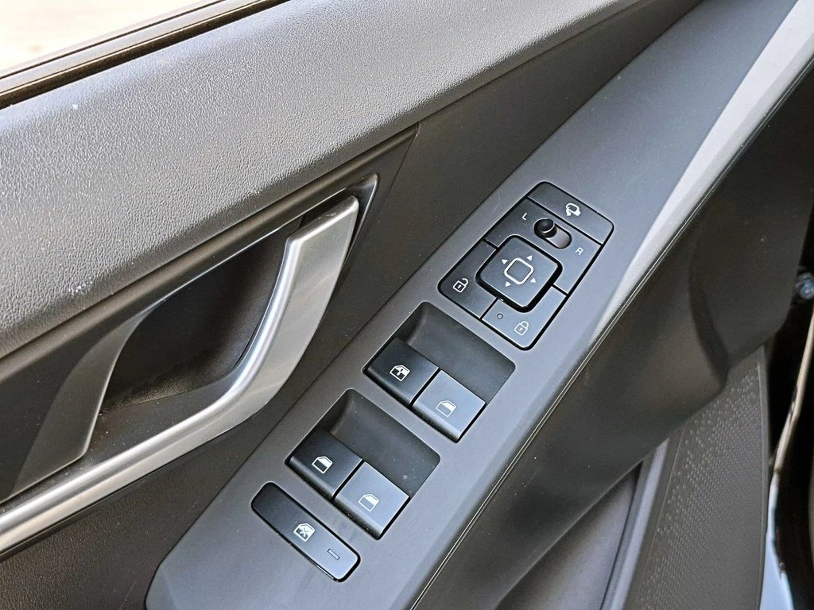 KIA NIRO HEV 1.6 AT 2024 - Imagen 9 de 15