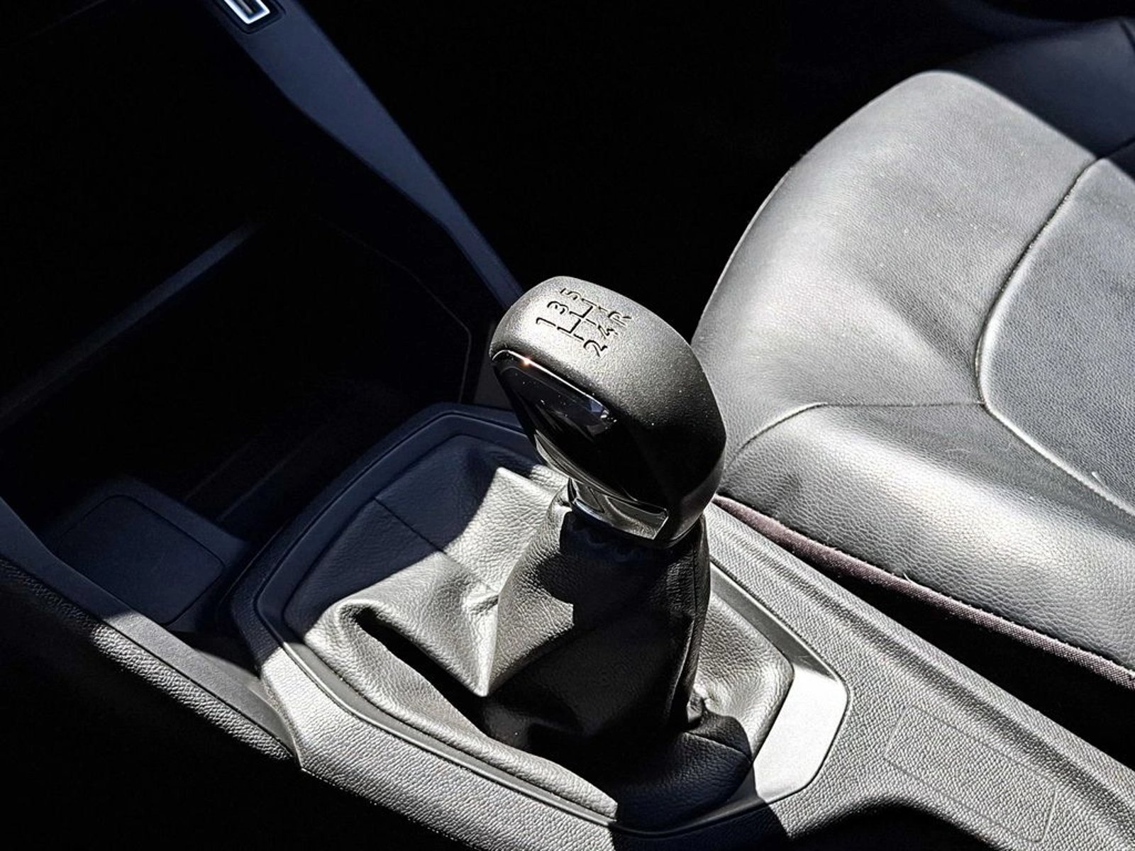 PEUGEOT 208 MT 1.2 2023 - Imagen 17 de 17