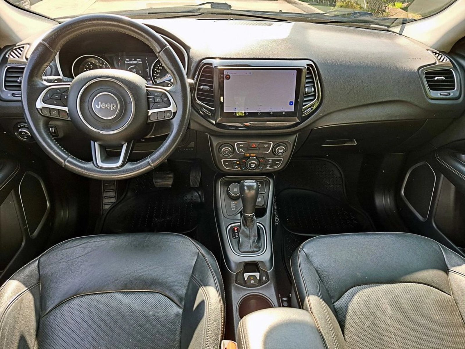 JEEP COMPASS 2.4 LONGITUDE 4X4 5P 2019 - Imagen 13 de 20