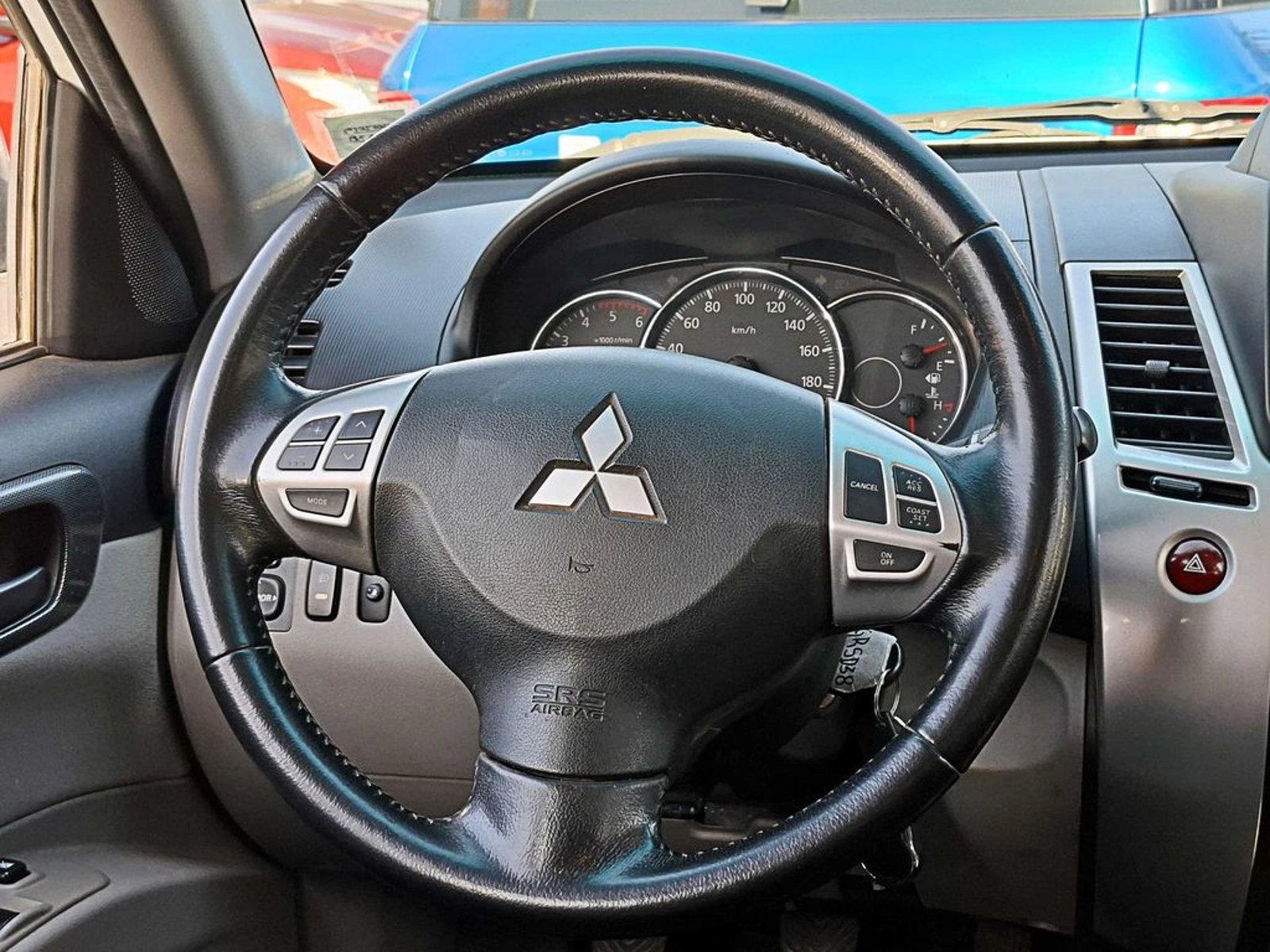 MITSUBISHI MONTERO SPORT 2.5 G2 AT 4X2 DIESEL 2014 - Imagen 13 de 18