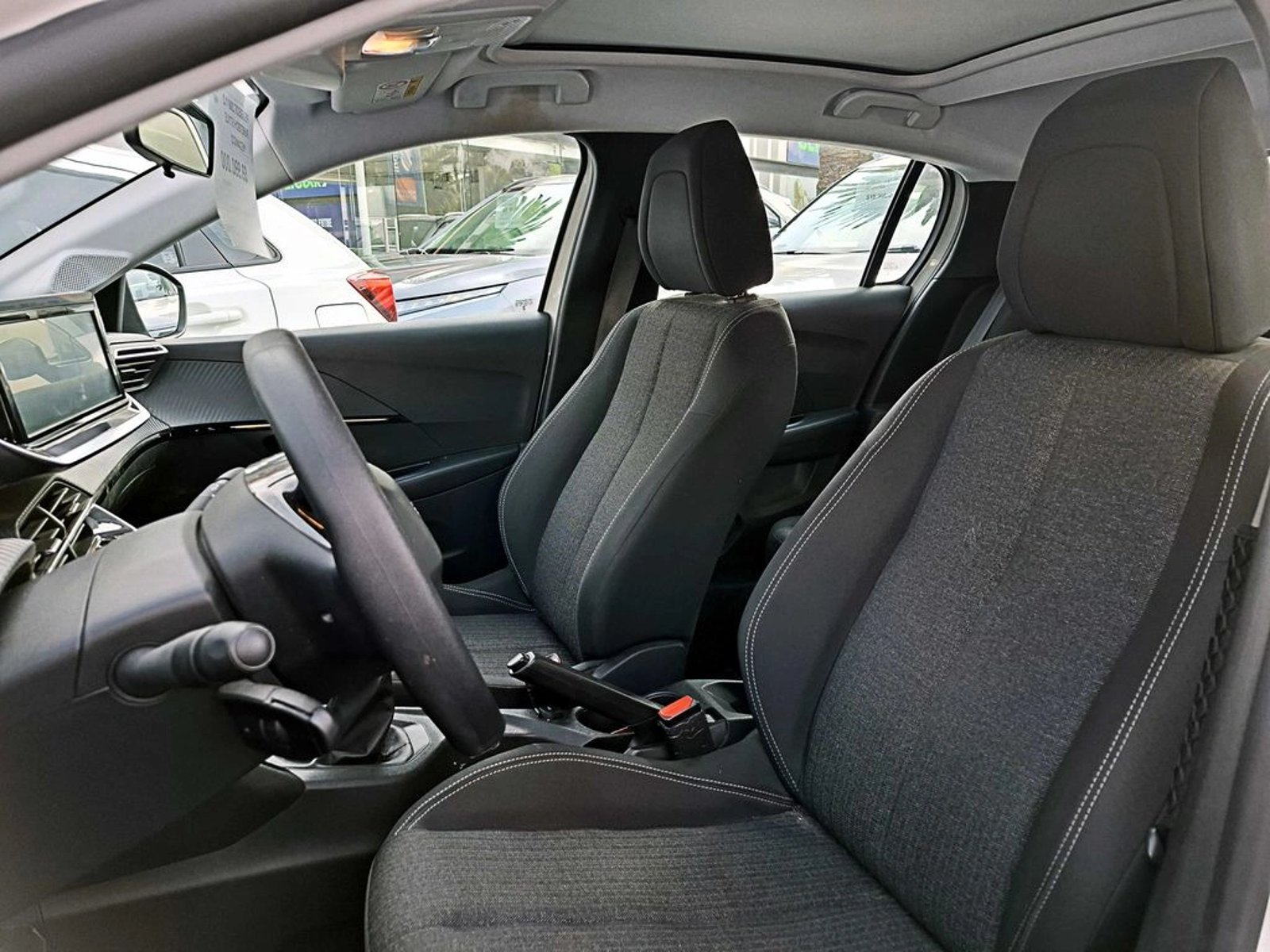 PEUGEOT 208 1.2 PURETECH MT 2023 - Imagen 9 de 12
