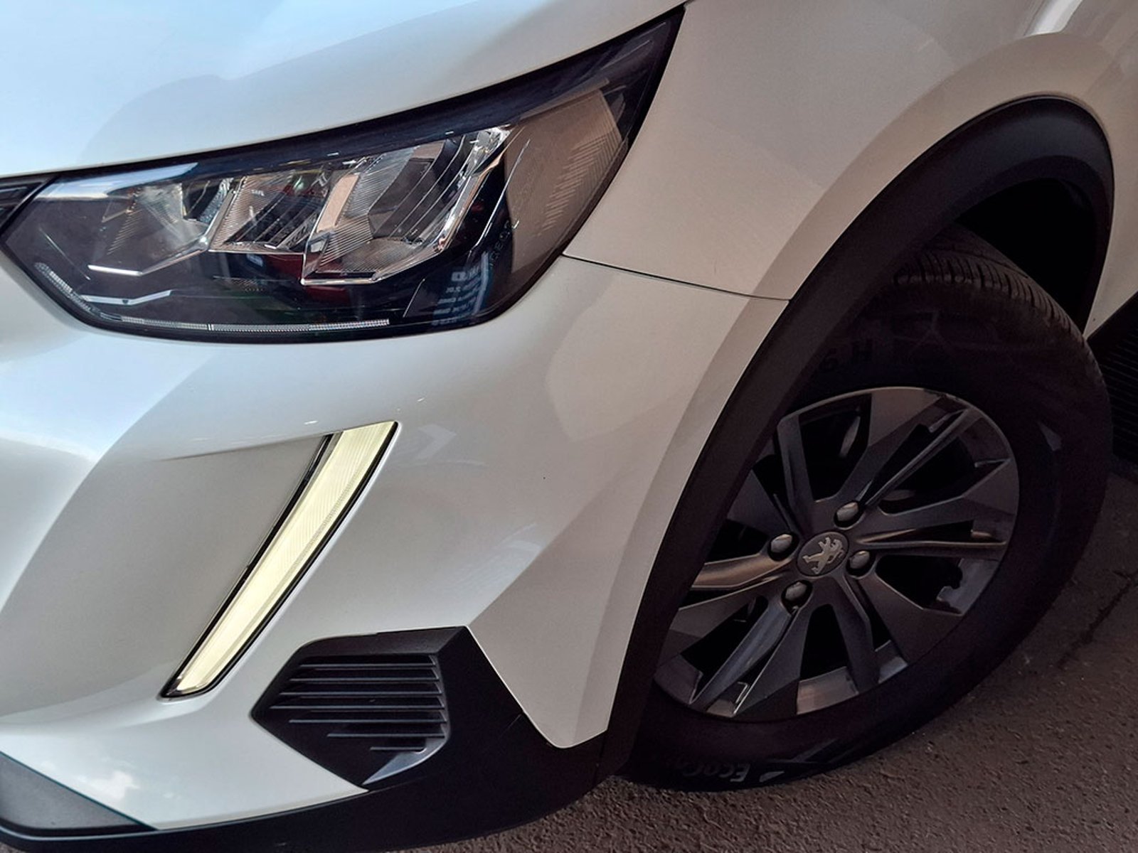 Peugeot 2008 1.2 ACTIVE PURETECH 2023 - Imagen 7 de 20