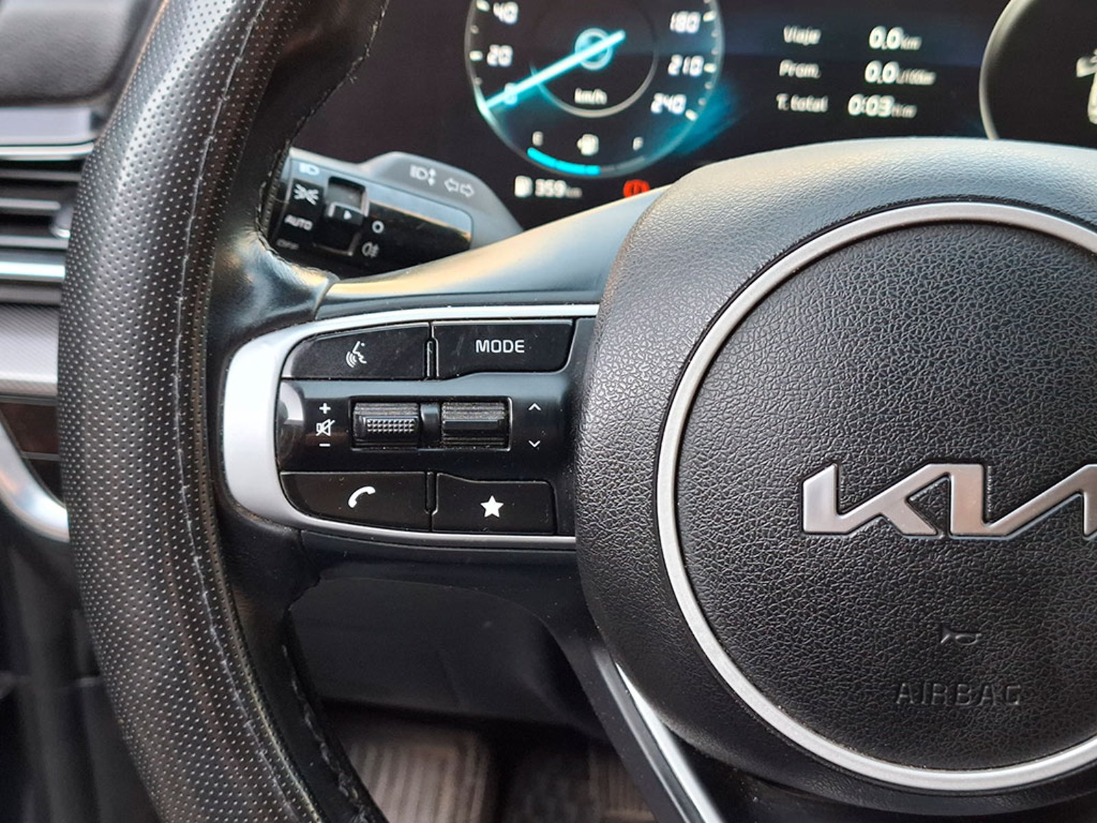 Kia SPORTAGE EX 2.0L 6MT GSL 2024 - Imagen 11 de 20