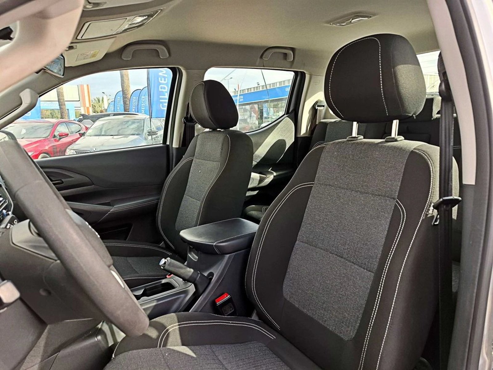 Peugeot LANDTREK 2.2 ACTIVE BLUEHDI DIESEL 4X4 AT 4P 2025 - Imagen 12 de 20