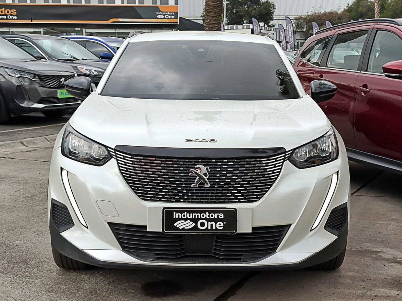 Peugeot 2008 BLUE HDI  130 1.5 AT 2024 - Foto 2 de 16