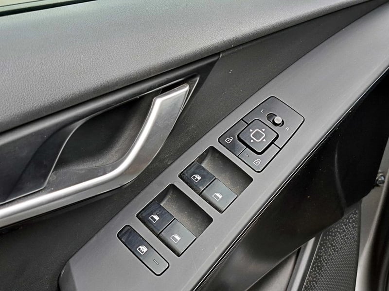 Kia NIRO AT 2024 - Imagen 9 de 17