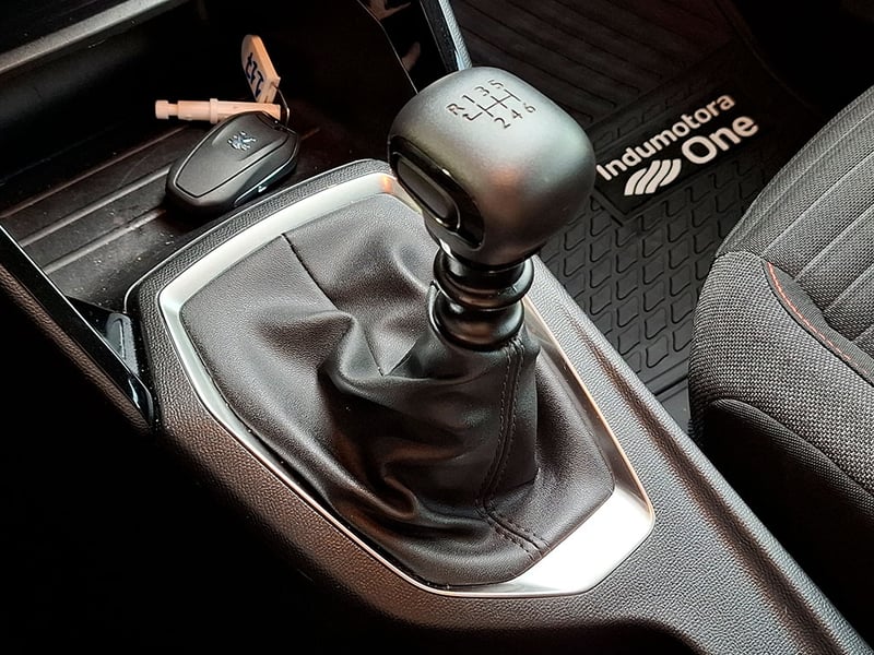 Peugeot 2008 1.2 ACTIVE PURETECH 2023 - Imagen 17 de 20