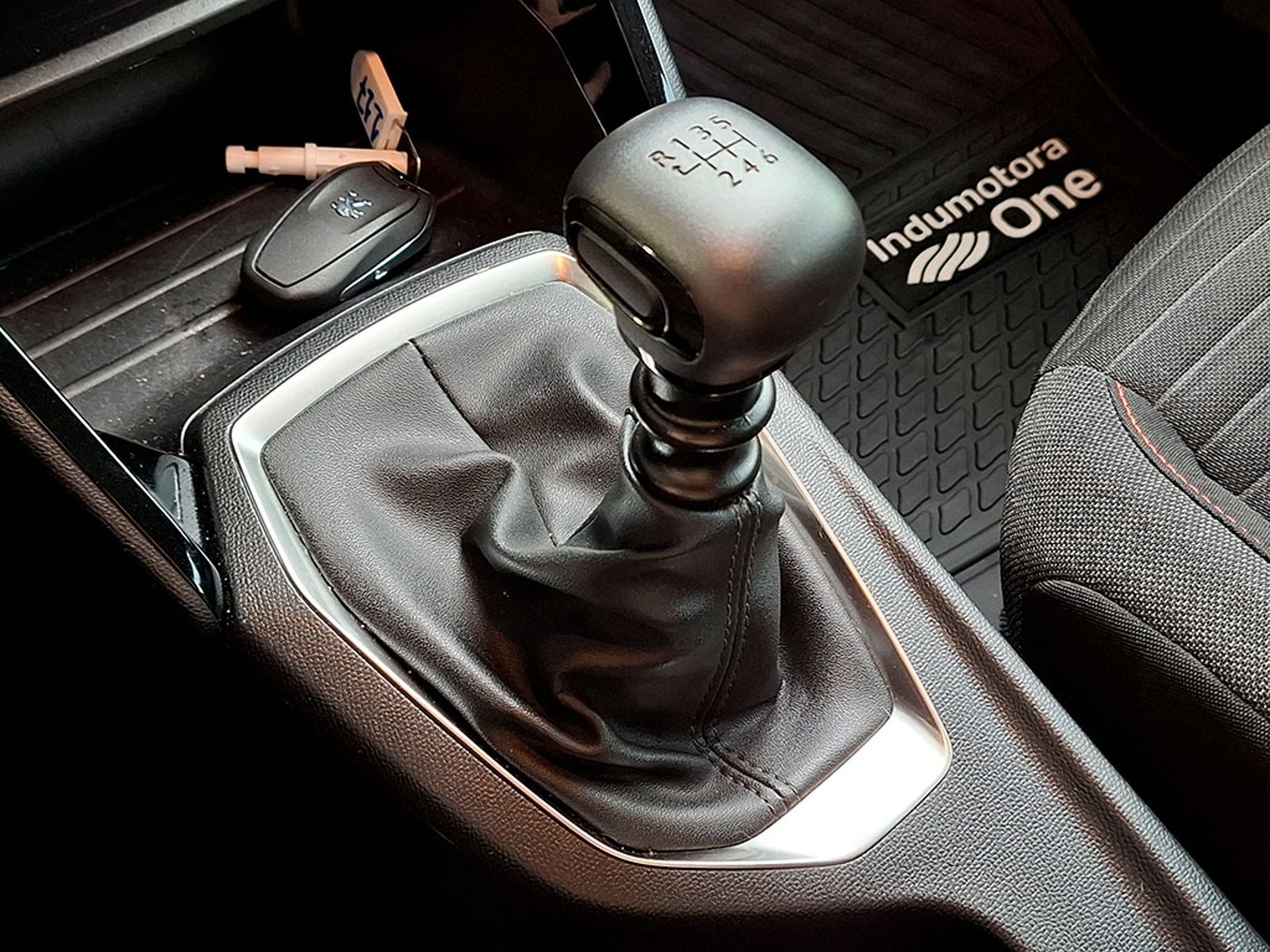 Peugeot 2008 1.2 ACTIVE PURETECH 2023 - Imagen 17 de 20