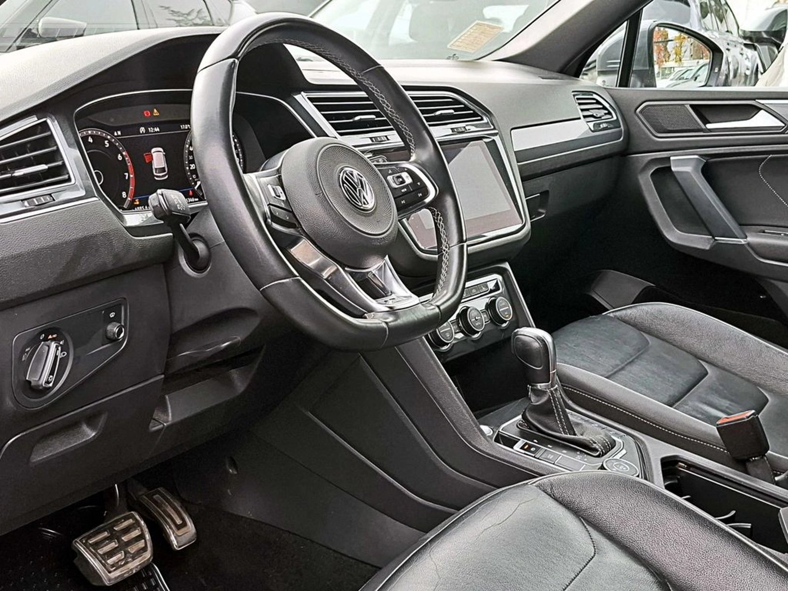 Volkswagen TIGUAN 2.0 TSI 4MOTION 4X4 AT 5P 2019 - Imagen 10 de 20