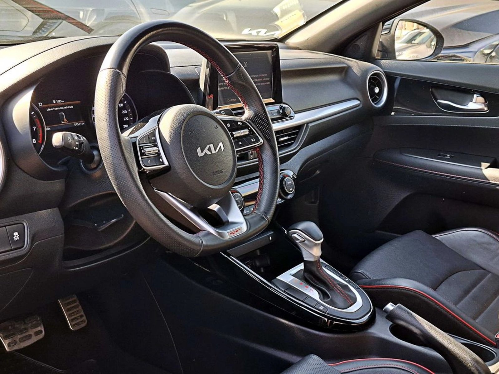 Kia CERATO 5 GT 2022 - Imagen 8 de 18