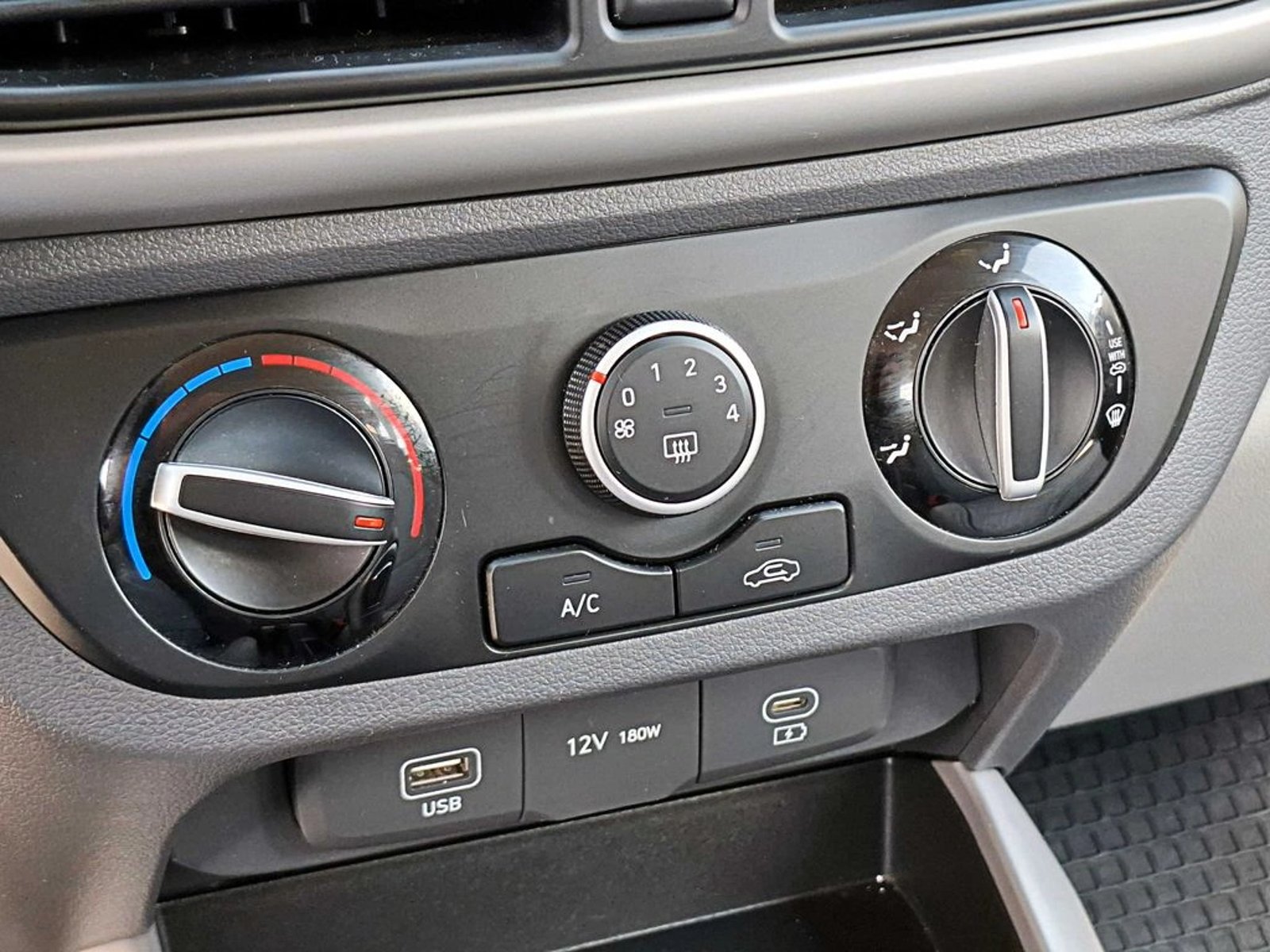 Hyundai GRAND I10 1.2 PLUS 4X2 HB AT 5P 2026 - Imagen 17 de 18