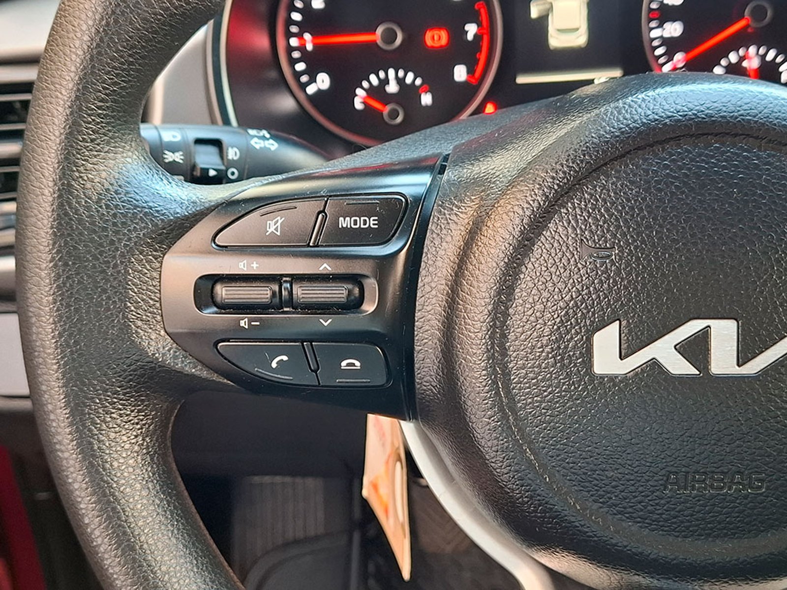 KIA RIO 5 EX 1.4L 6MT RI FULL 2024 - Imagen 11 de 20