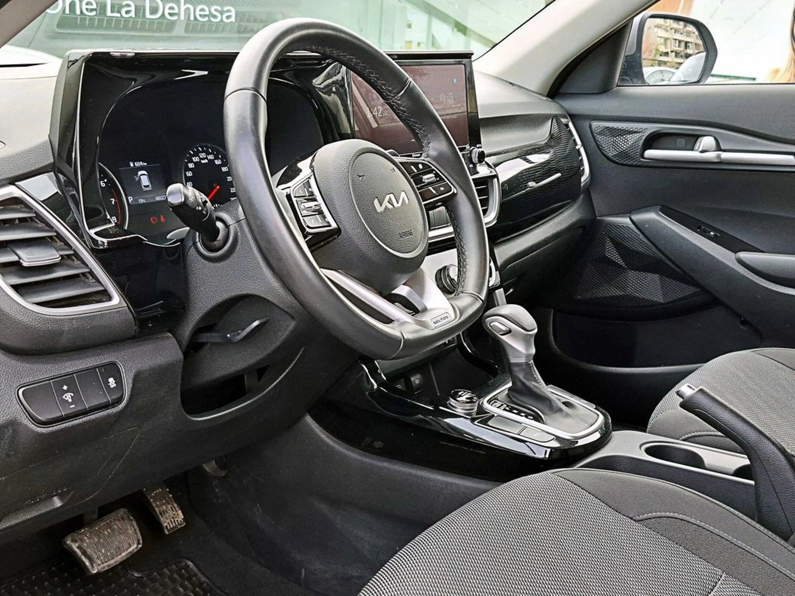 Kia SELTOS AT 1.6 2023 - Imagen 8 de 19