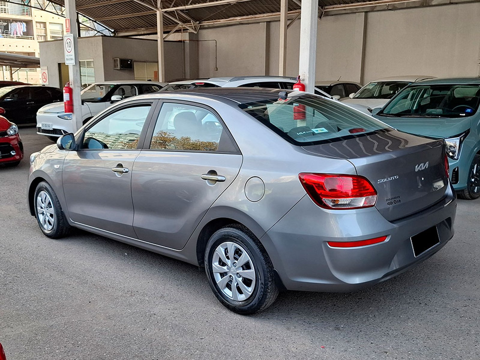 KIA SOLUTO LX 1.4L 5MT AC 2023 - Imagen 4 de 20