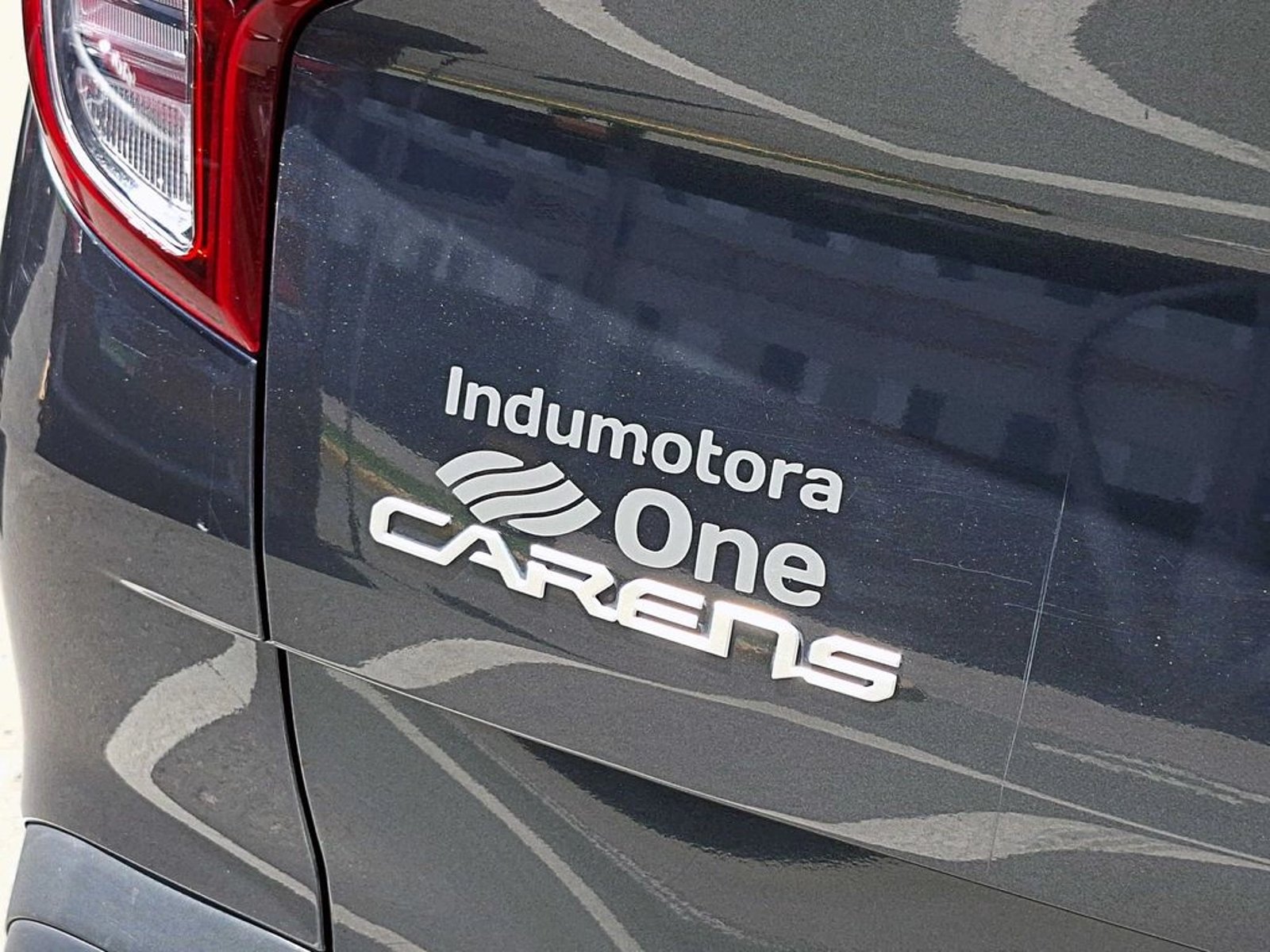 KIA CARENS LX 1.5 2023 - Imagen 7 de 19