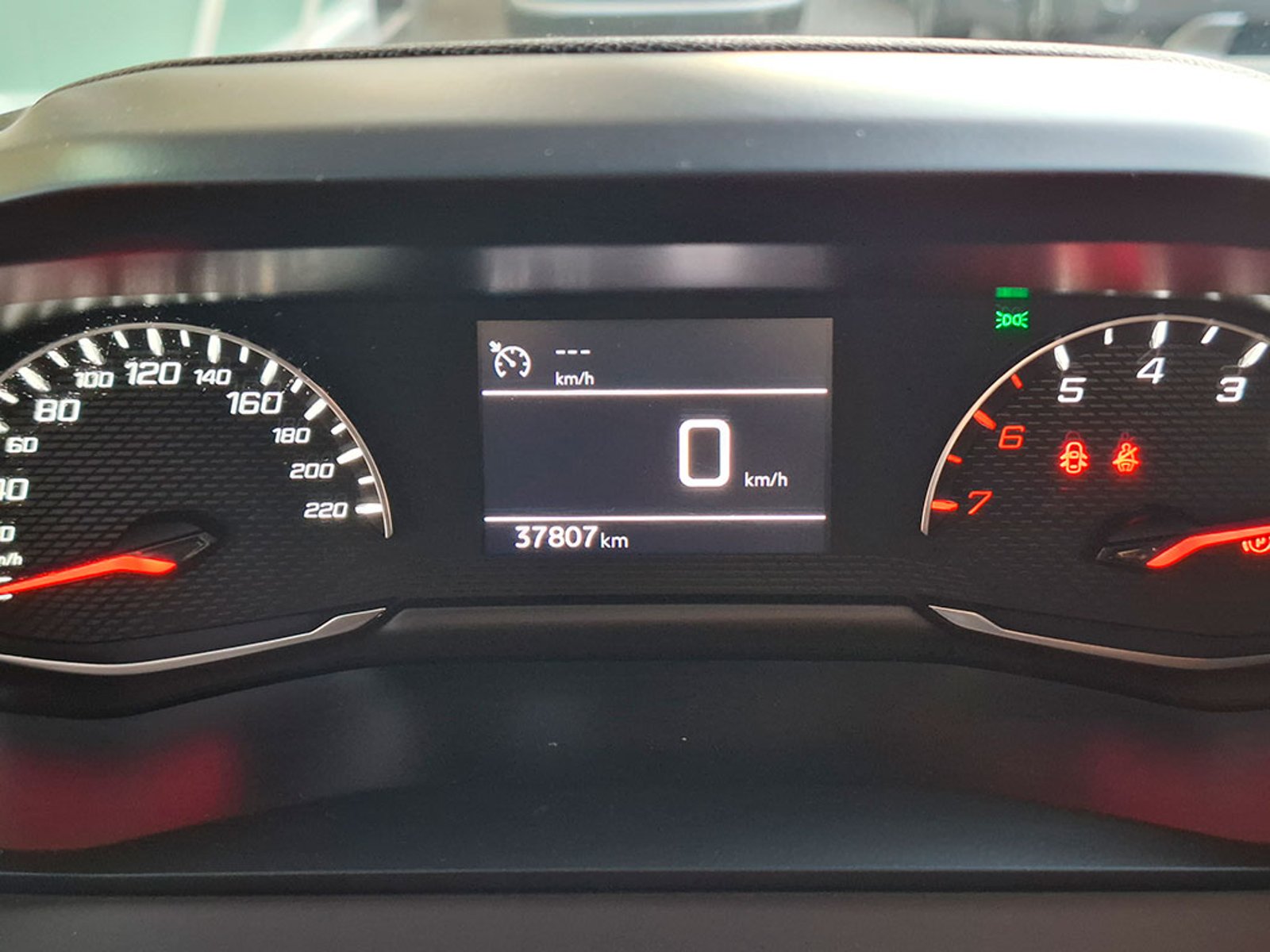Peugeot 2008 1.2 ACTIVE PURETECH 2023 - Imagen 13 de 20