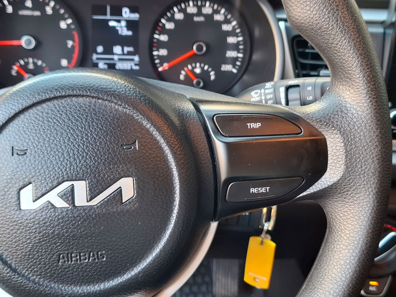 KIA RIO 5 LX 1.4L 6MT RI 2024 - Imagen 12 de 20