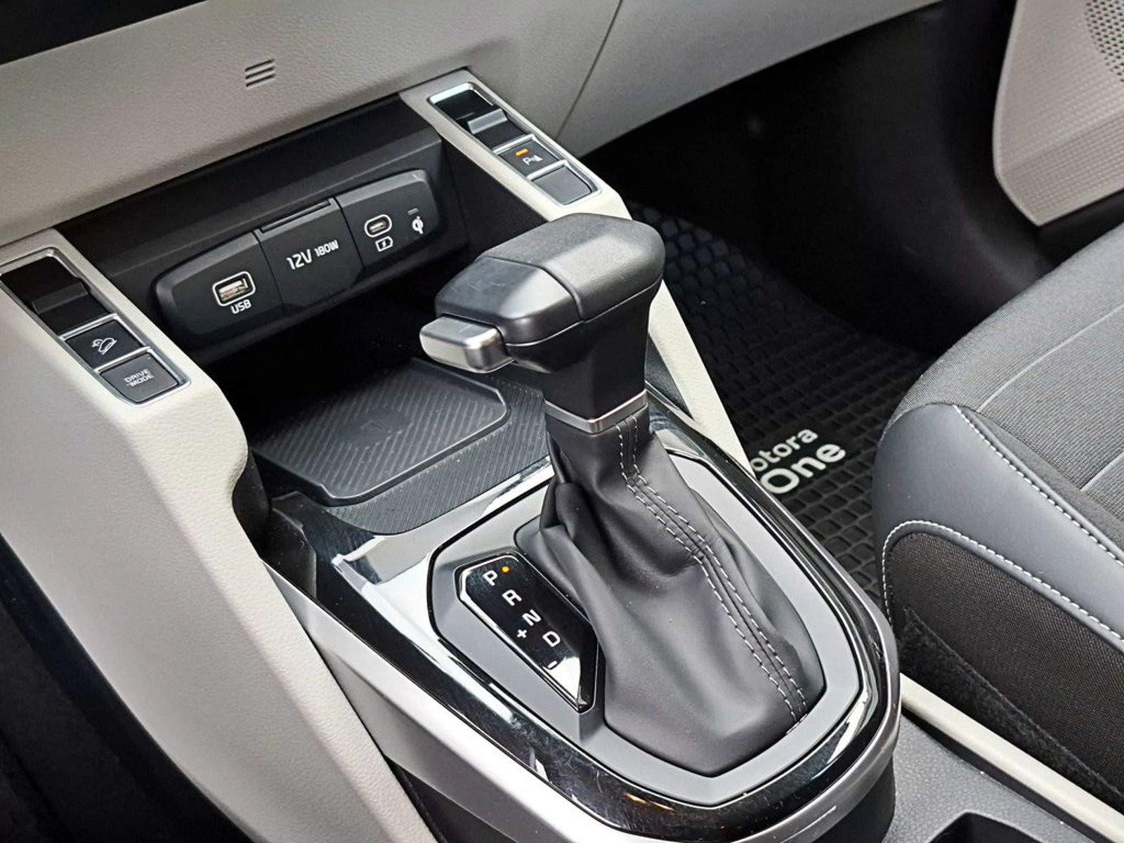 Kia CARENS EX 1.5 AT 2026 - Imagen 17 de 17