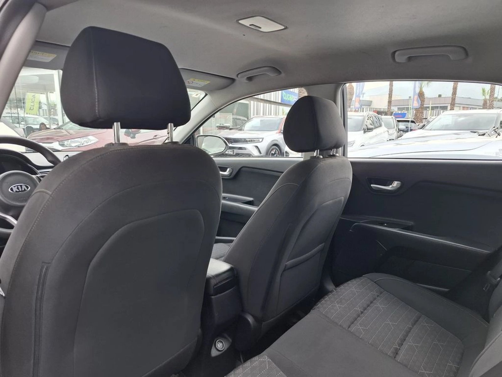Kia RIO 5 LX 1.4 2022 - Imagen 11 de 18