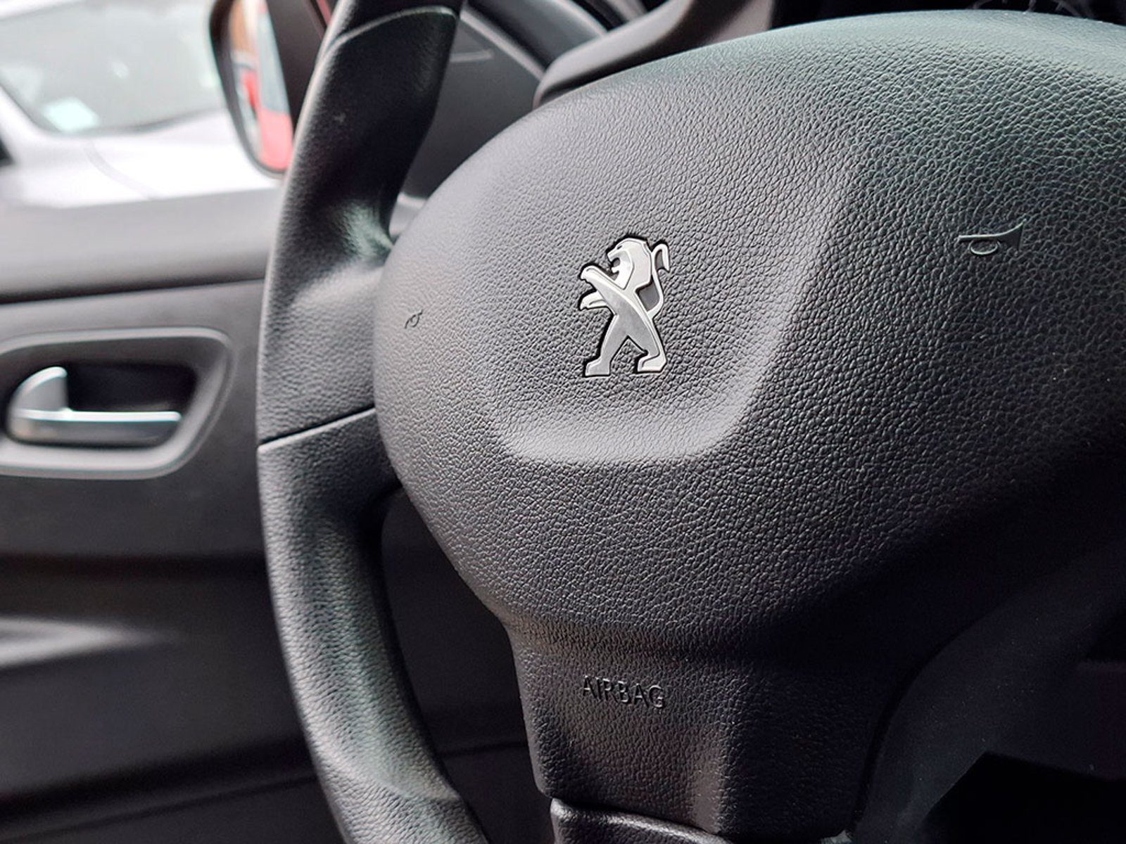 PEUGEOT 301 1.6 VTI MT 2017 - Imagen 11 de 20