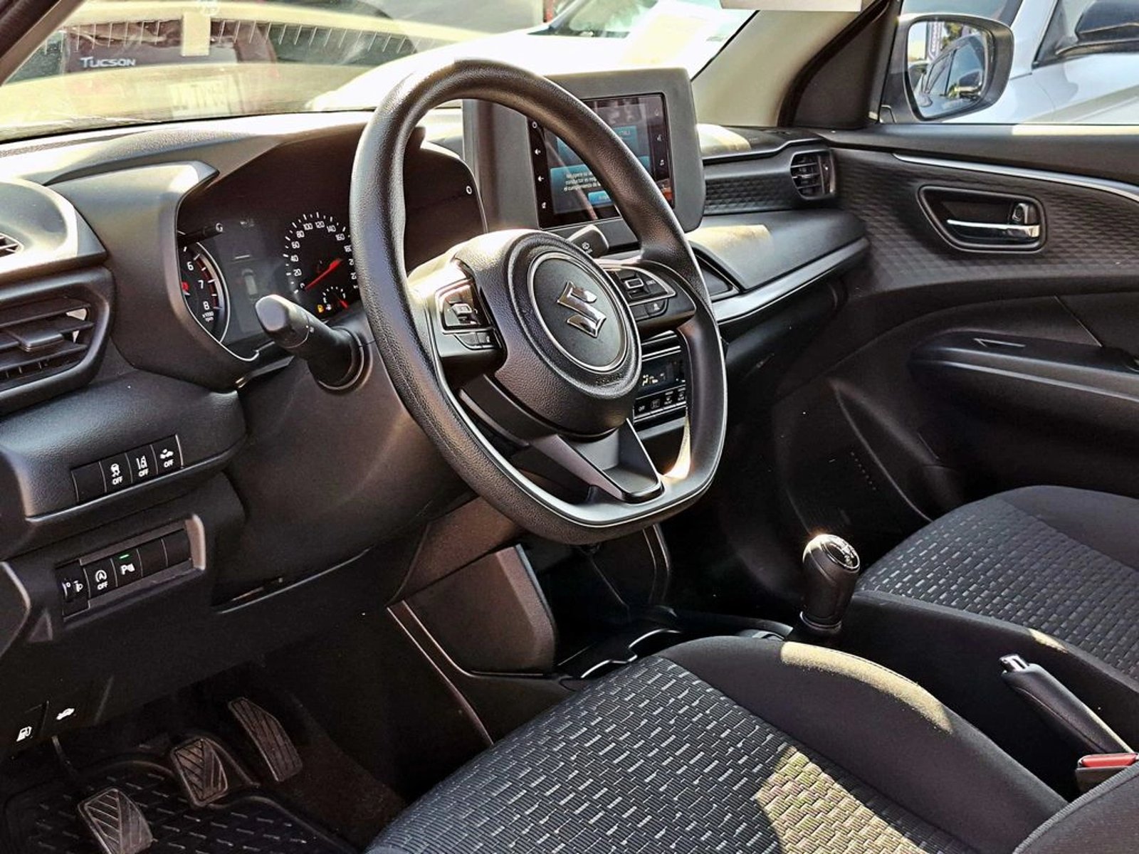 SUZUKI SWIFT HYBRID 1.2 GL MT HIBRIDO 2026 - Imagen 9 de 18