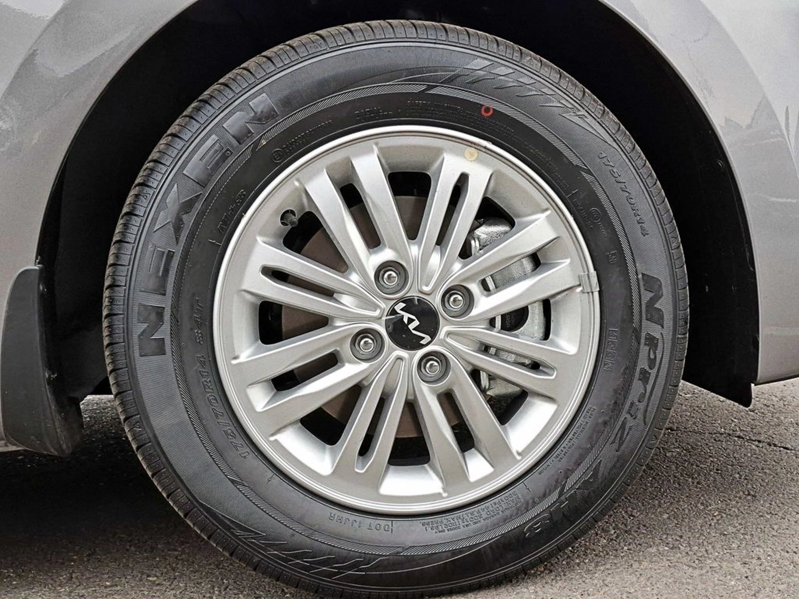 Kia SOLUTO MT 2026 - Foto 5 de 18