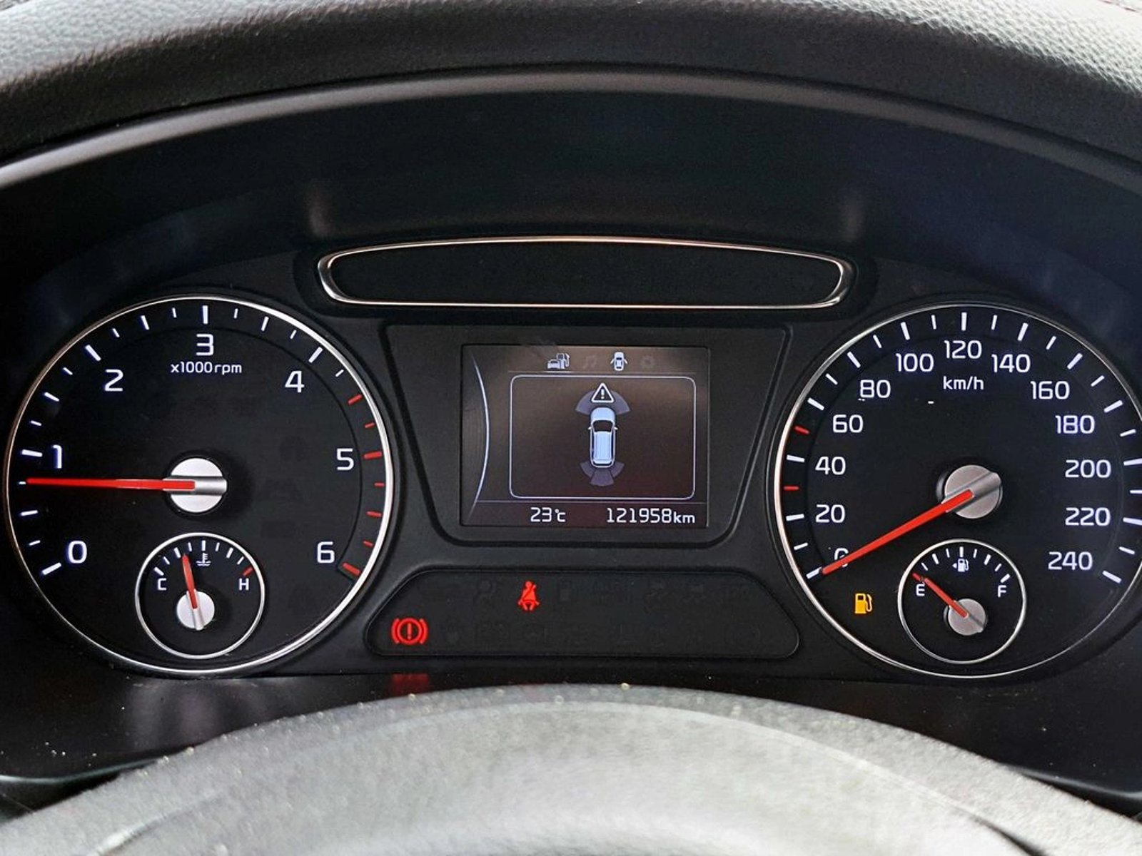 Kia SORENTO 2.2 EX DIESEL 2WD 6MT 5P 2017 - Imagen 15 de 18