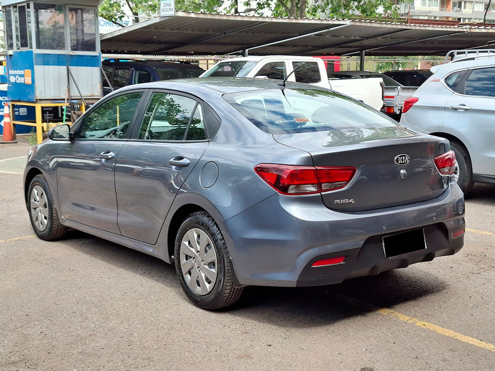 Kia RIO 4 LX 1.4L 6MT AC 2020 - Foto 4 de 20