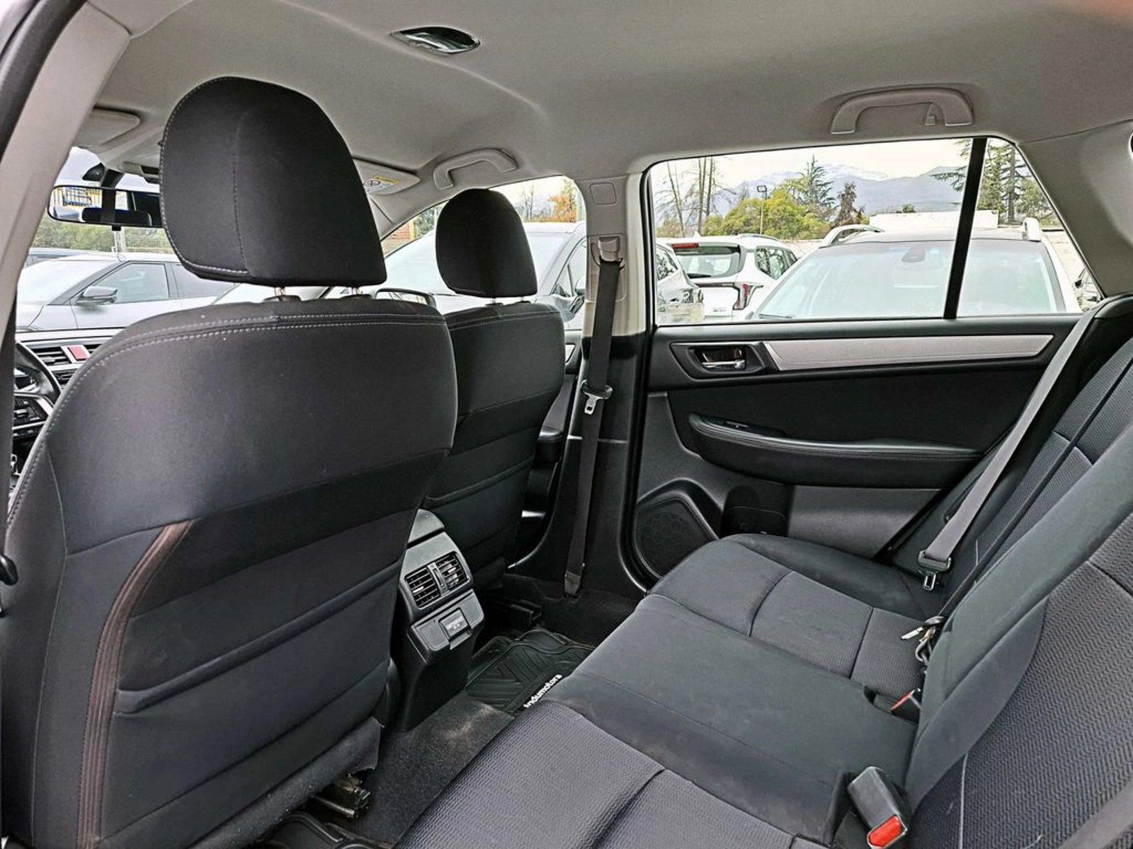 SUBARU OUTBACK 2.5 AT 4X4 2019 - Imagen 13 de 20
