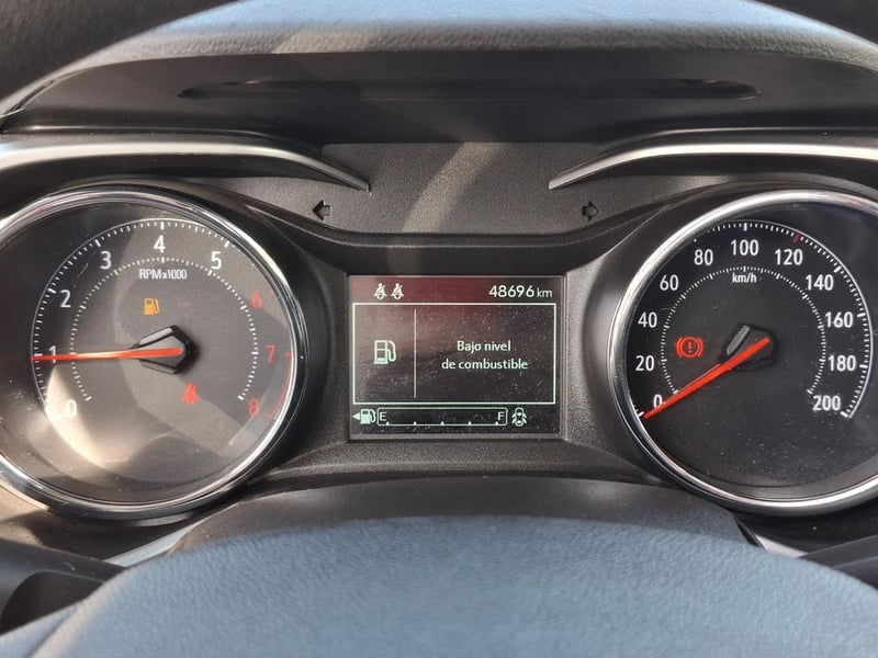 Chevrolet TRACKER 1.2T LS MT 5P 2022 - Imagen 14 de 18