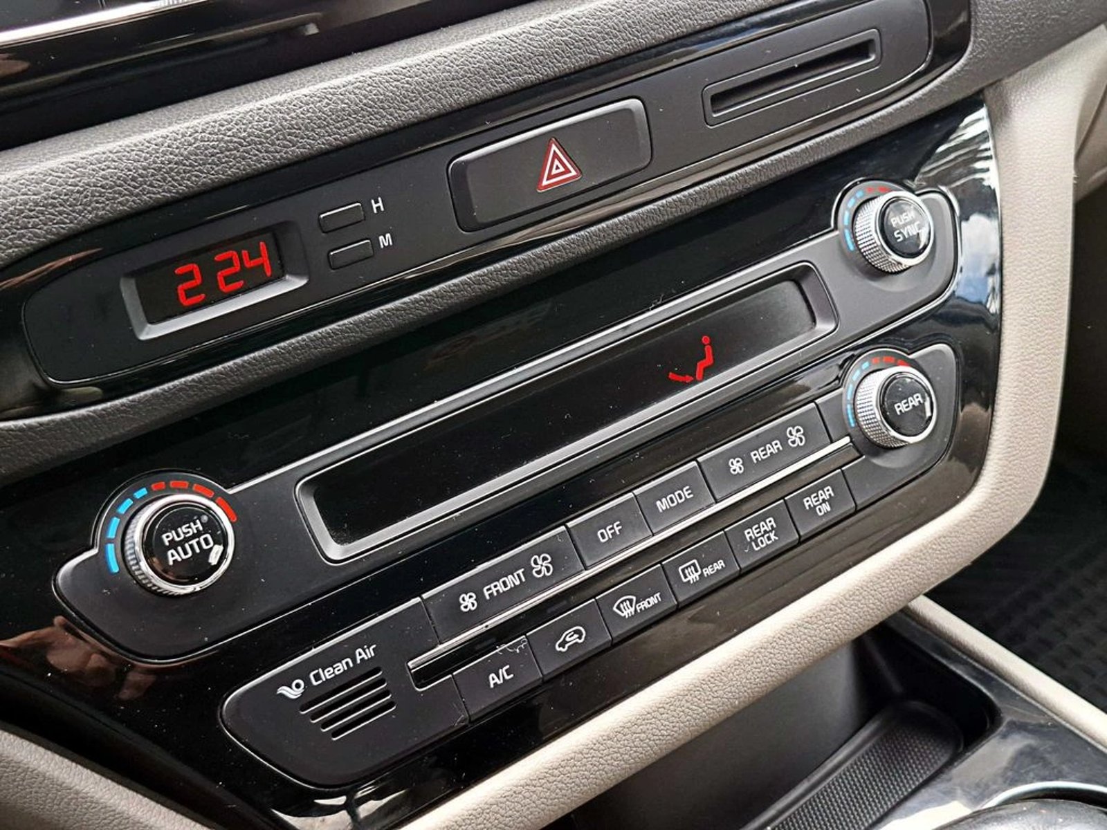 Kia GRAND CARNIVAL EX 3.3 AT 2018 - Imagen 18 de 19