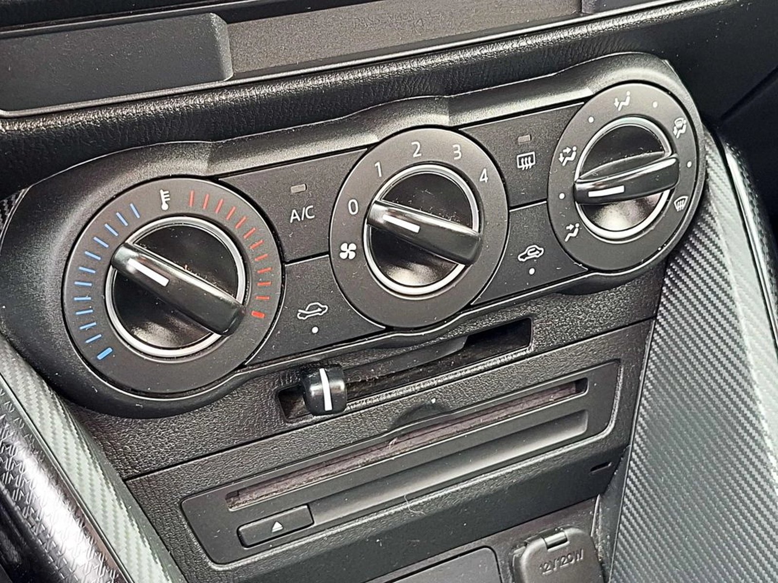 Mazda 2 SEDAN 1.5 V 4X2 6AT 4P 2020 - Imagen 16 de 17