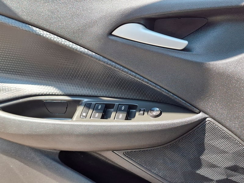 Chevrolet ONIX 1.0T LT 2022 - Imagen 19 de 20
