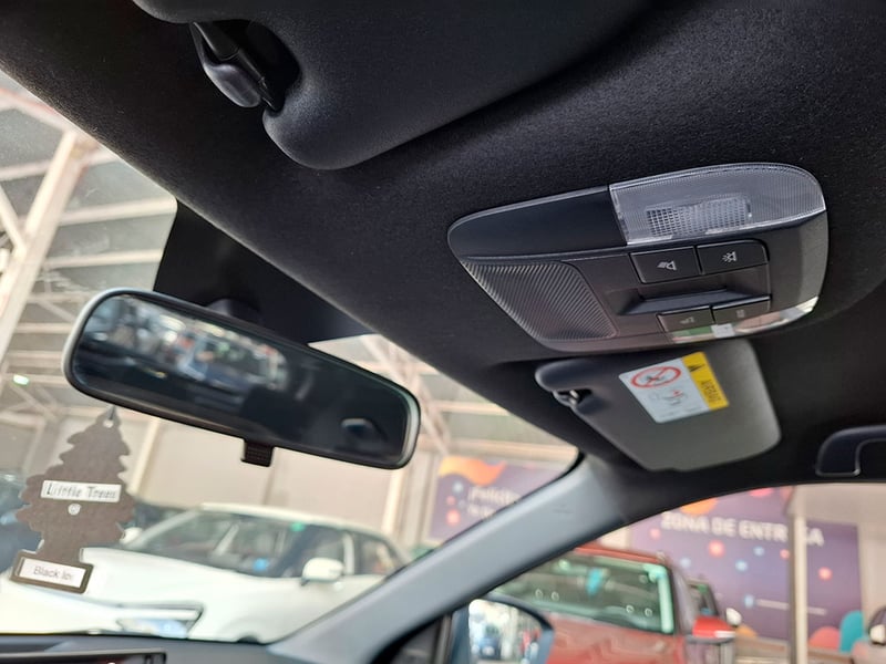 Toyota YARIS CROSS 1.5 MT AC 2025 - Imagen 18 de 20