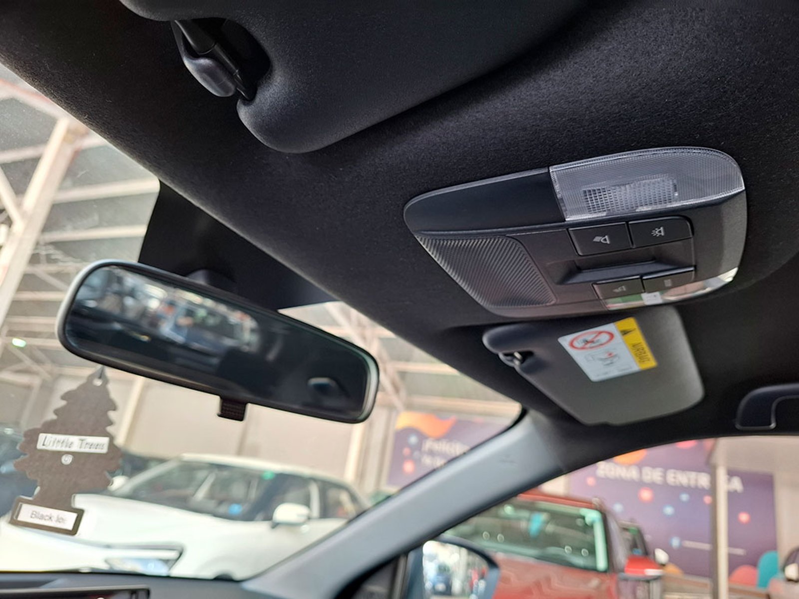Toyota YARIS CROSS 1.5 MT AC 2025 - Imagen 18 de 20