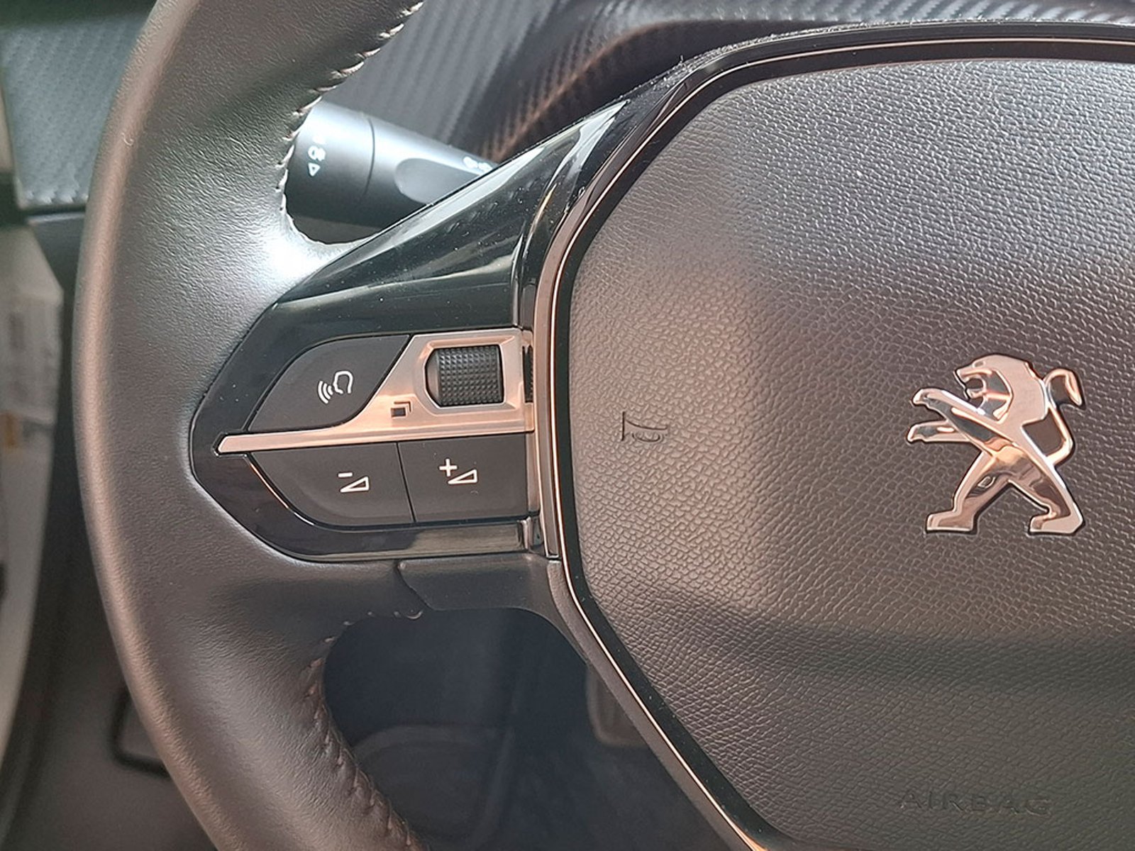 Peugeot 2008 1.2 ACTIVE PURETECH 2023 - Imagen 11 de 20