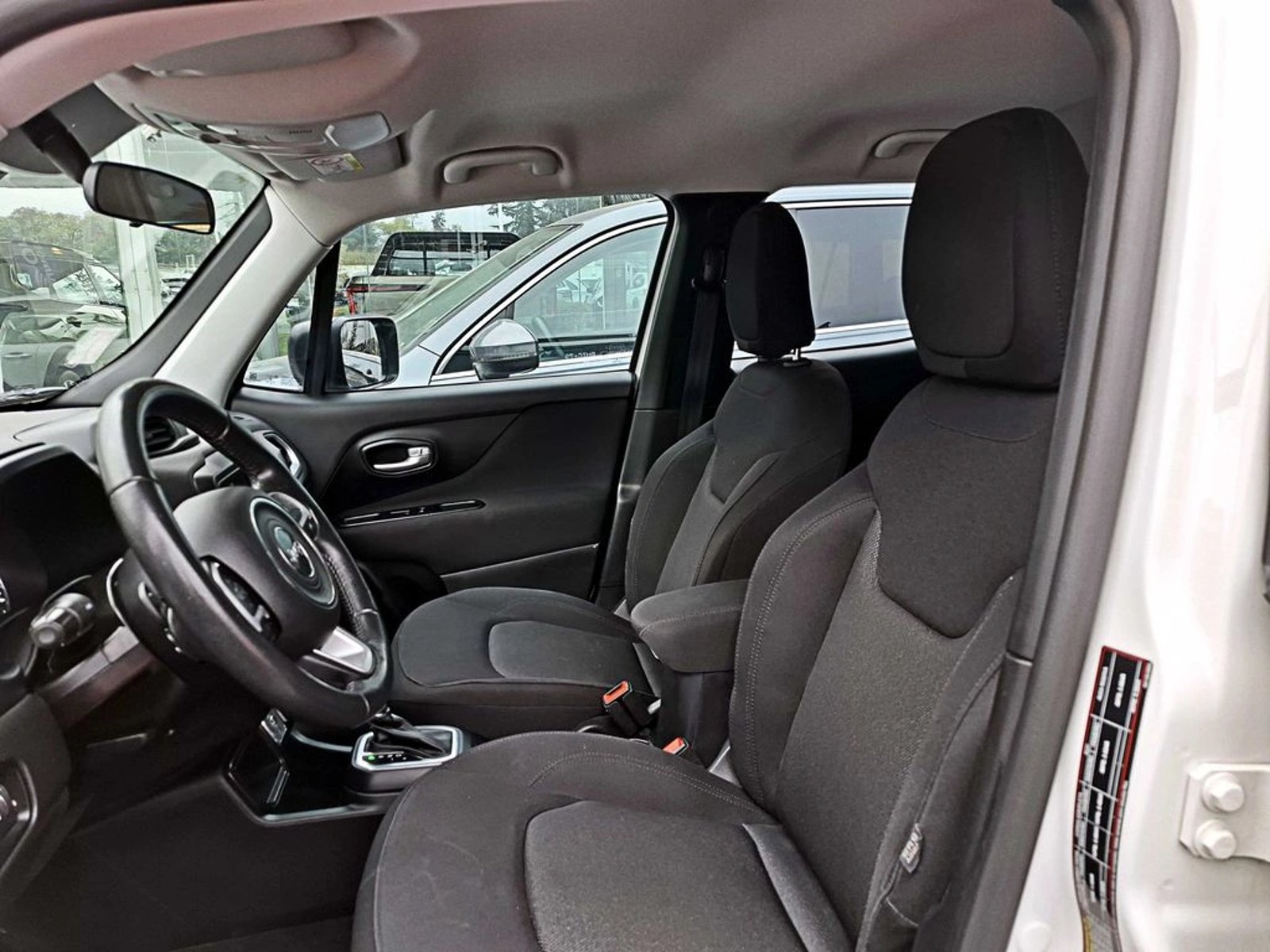 Jeep RENEGADE 1.8 SPORT LX AT 2022 - Imagen 10 de 19
