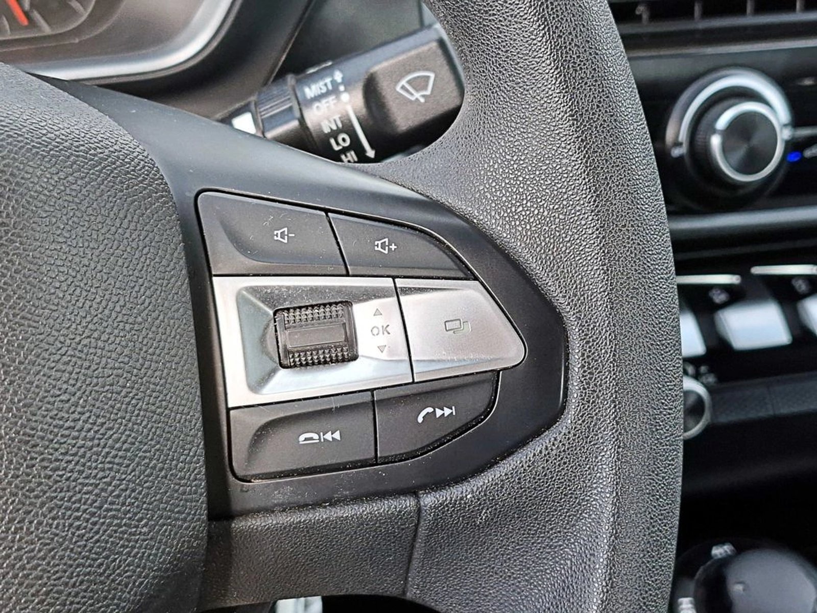Peugeot LANDTREK 2.2 ACTIVE BLUEHDI DIESEL 4X4 AT 4P 2025 - Imagen 17 de 20